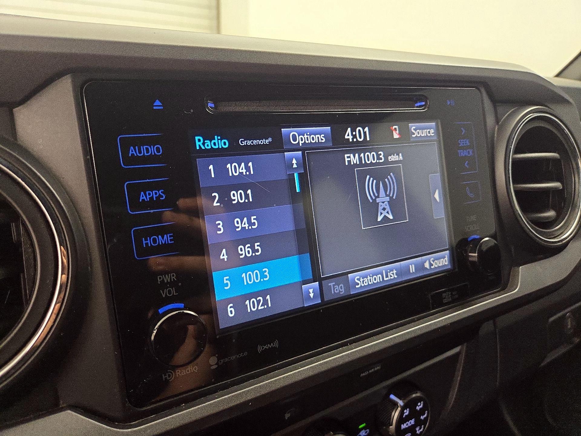 Thumbnail: 2019 Toyota Tacoma - 15
