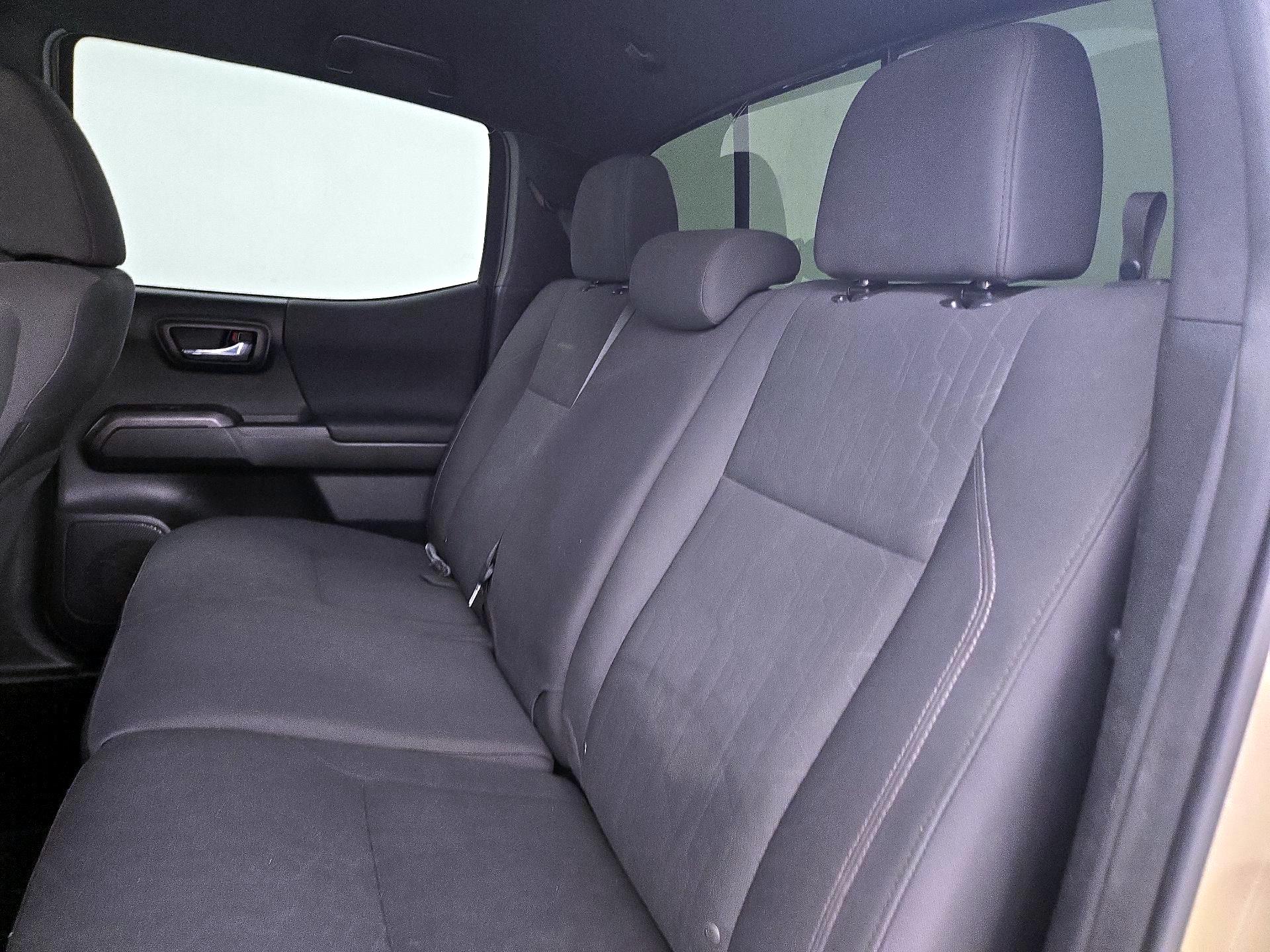 Thumbnail: 2019 Toyota Tacoma - 19
