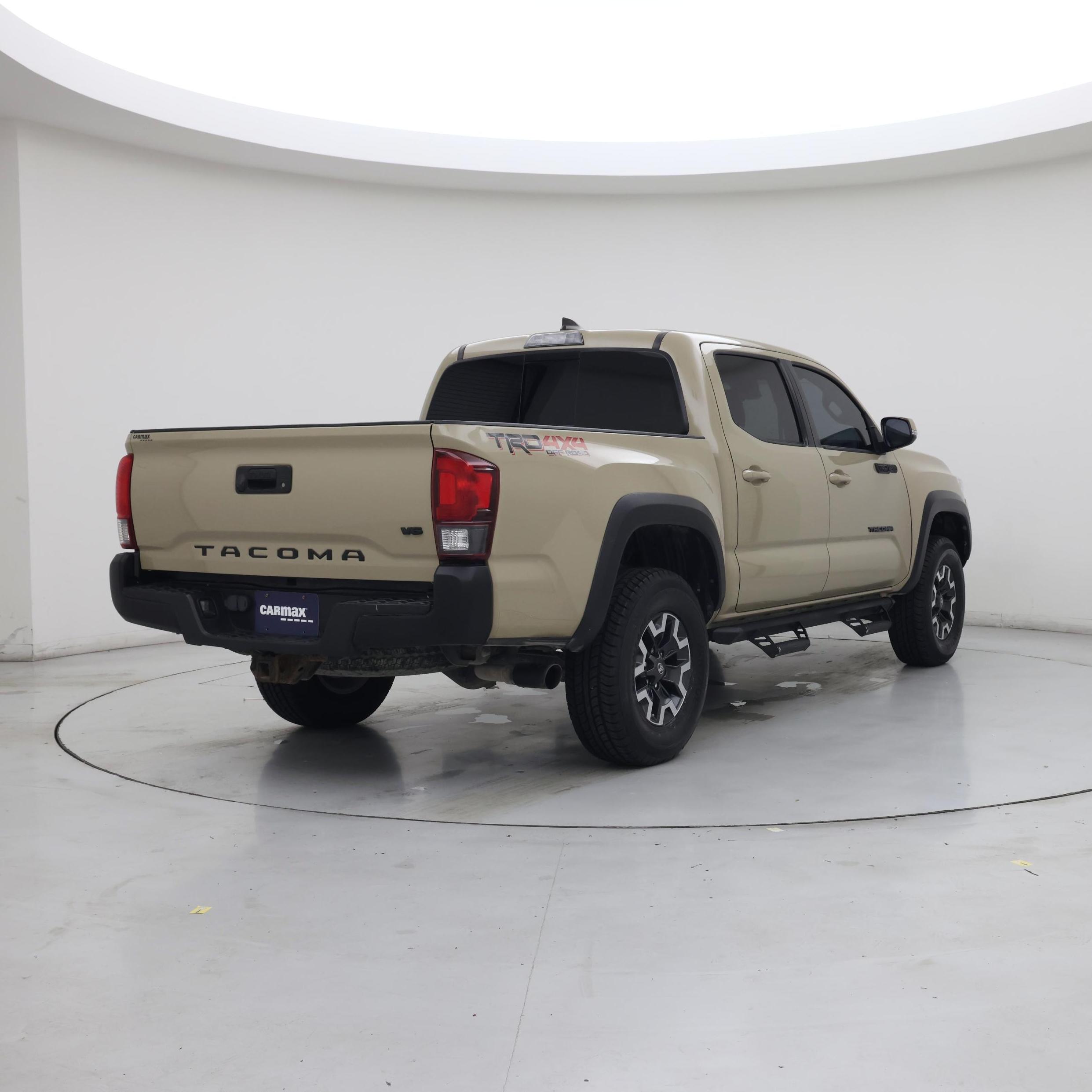 Thumbnail: 2019 Toyota Tacoma - 8