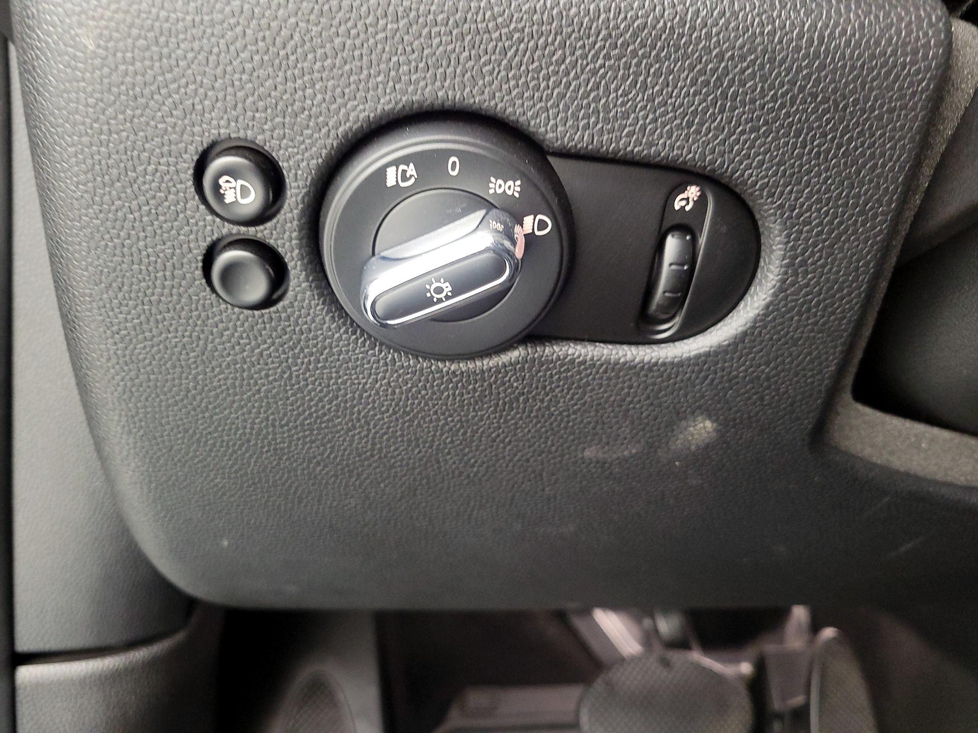 Thumbnail: 2022 MINI Cooper Hardtop - 13