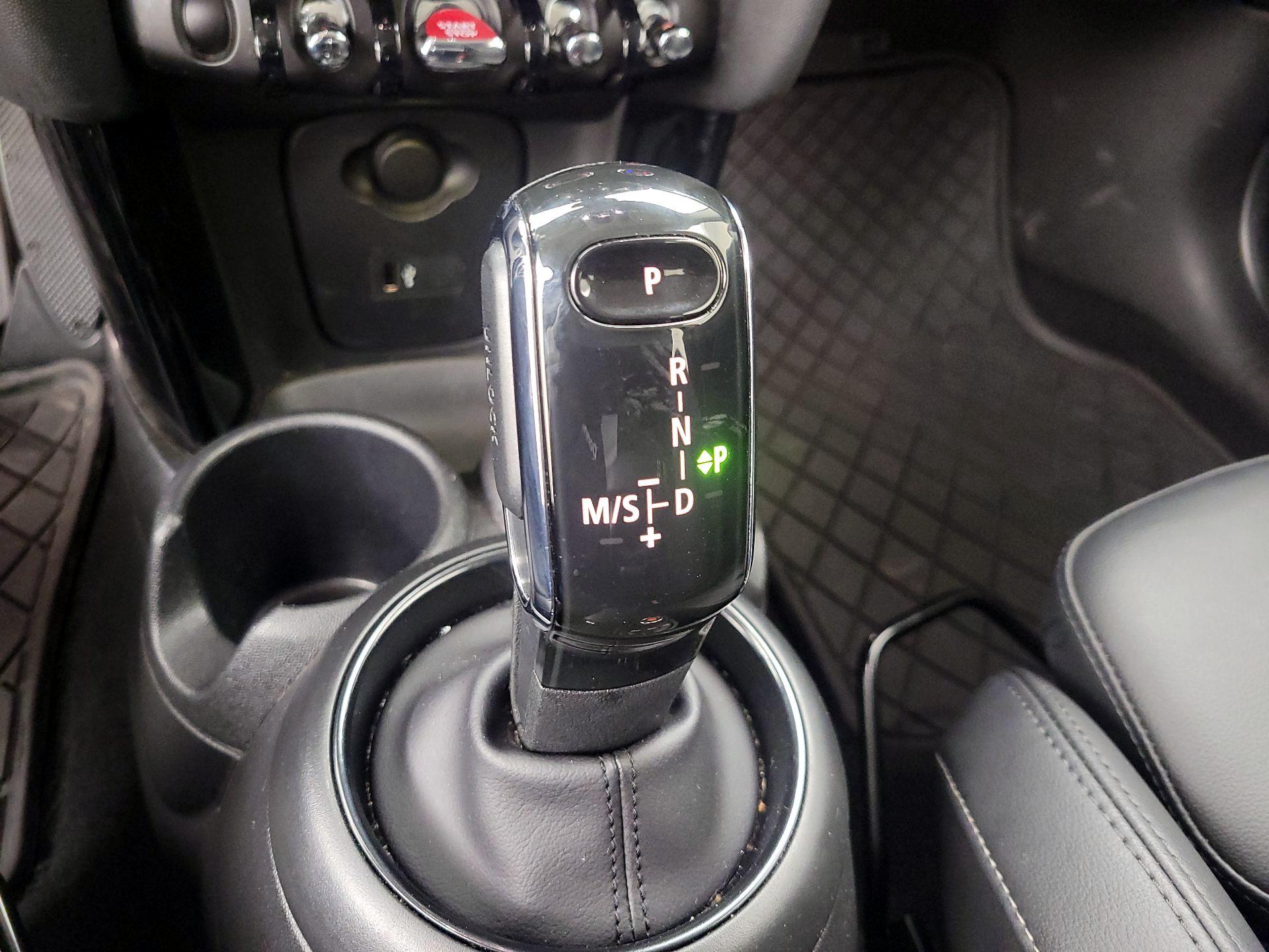 Thumbnail: 2022 MINI Cooper Hardtop - 17