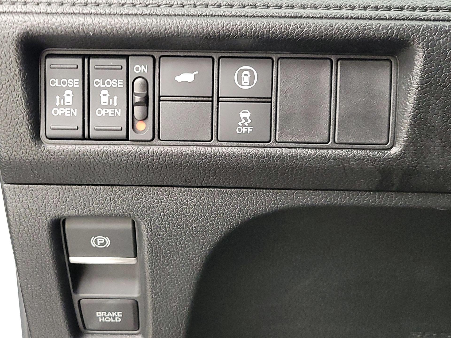 Thumbnail: 2023 Honda Odyssey - 11