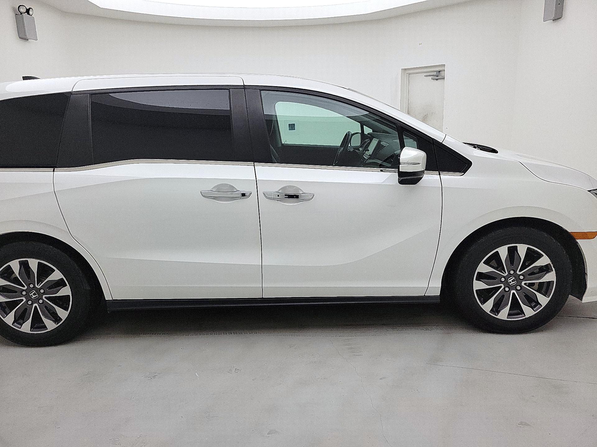 Thumbnail: 2023 Honda Odyssey - 4