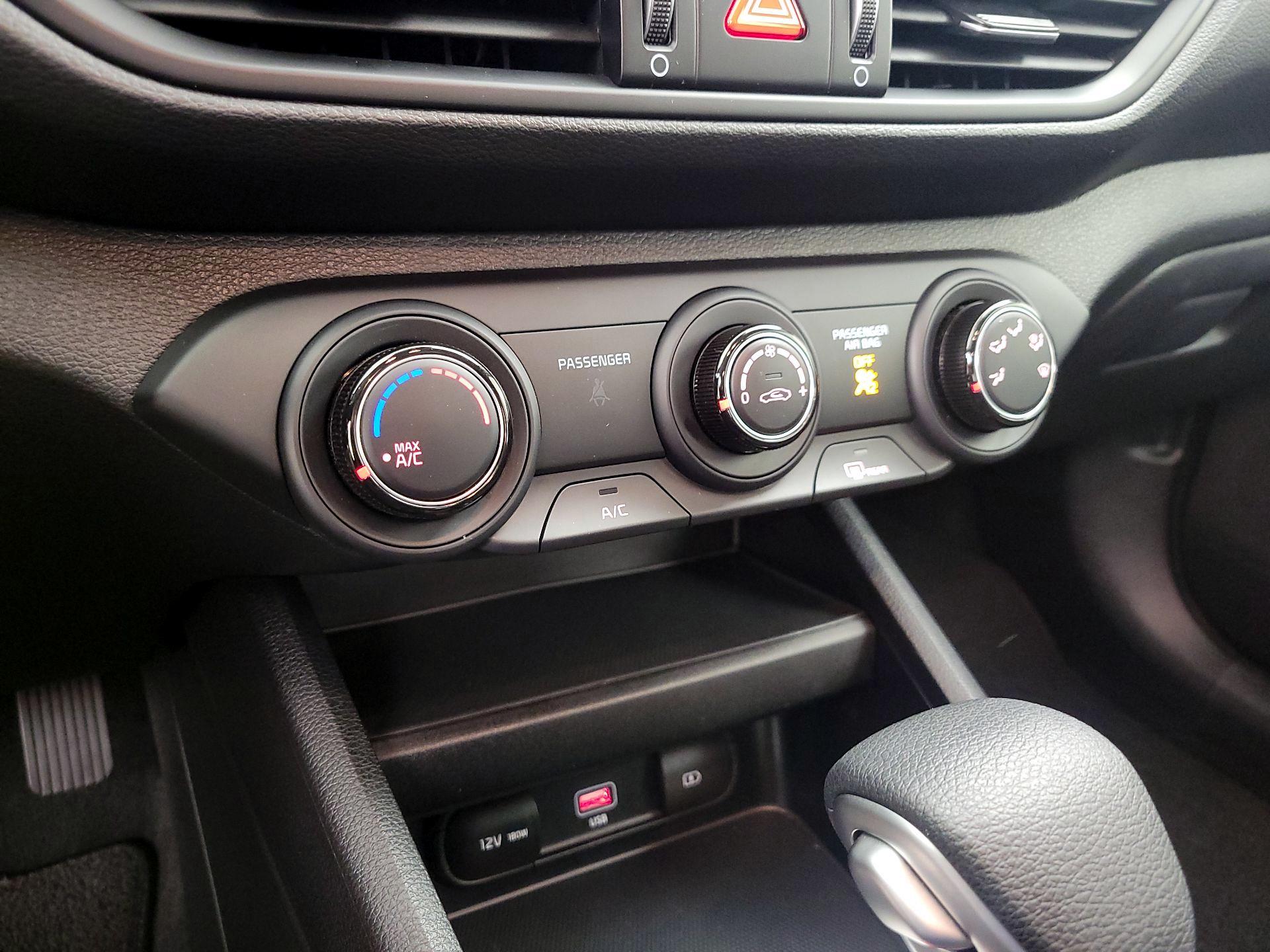 Thumbnail: 2024 Kia Forte - 16