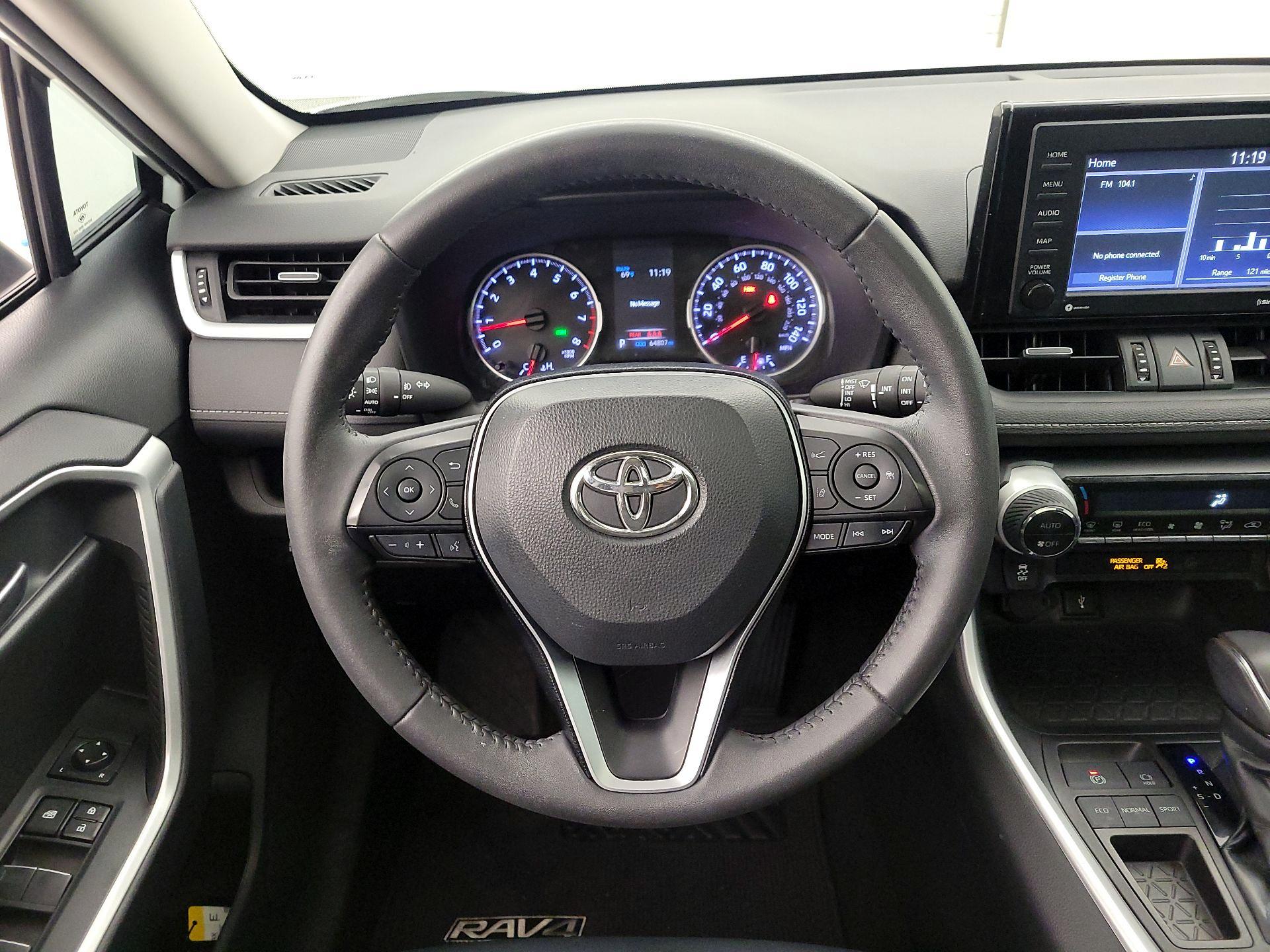 Thumbnail: 2021 Toyota RAV4 - 10