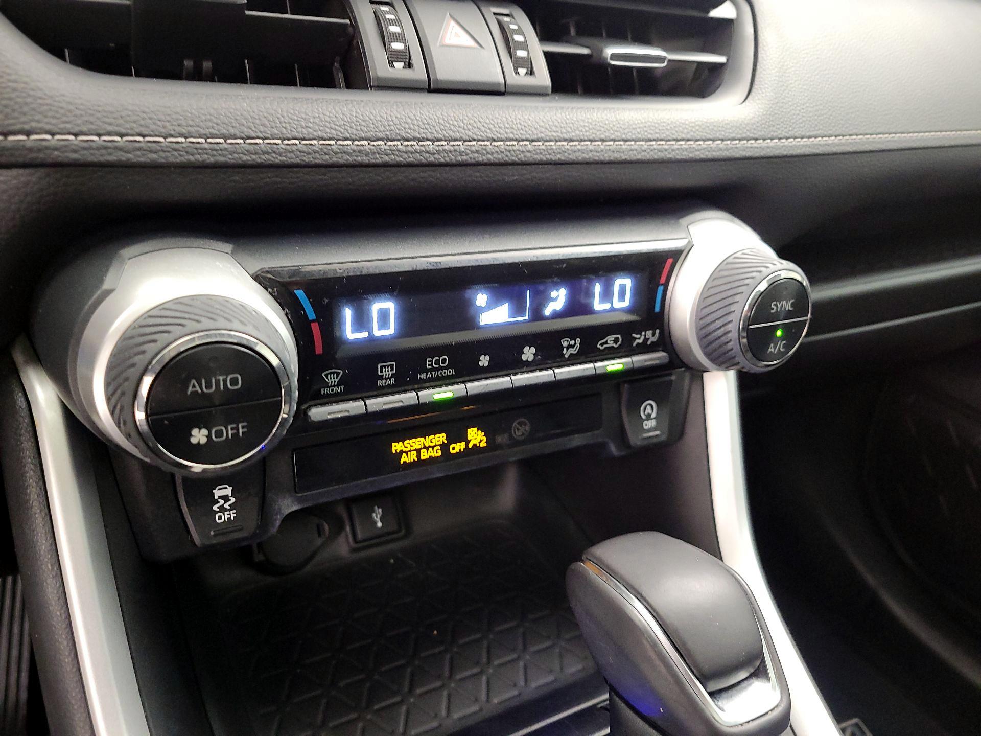 Thumbnail: 2021 Toyota RAV4 - 16