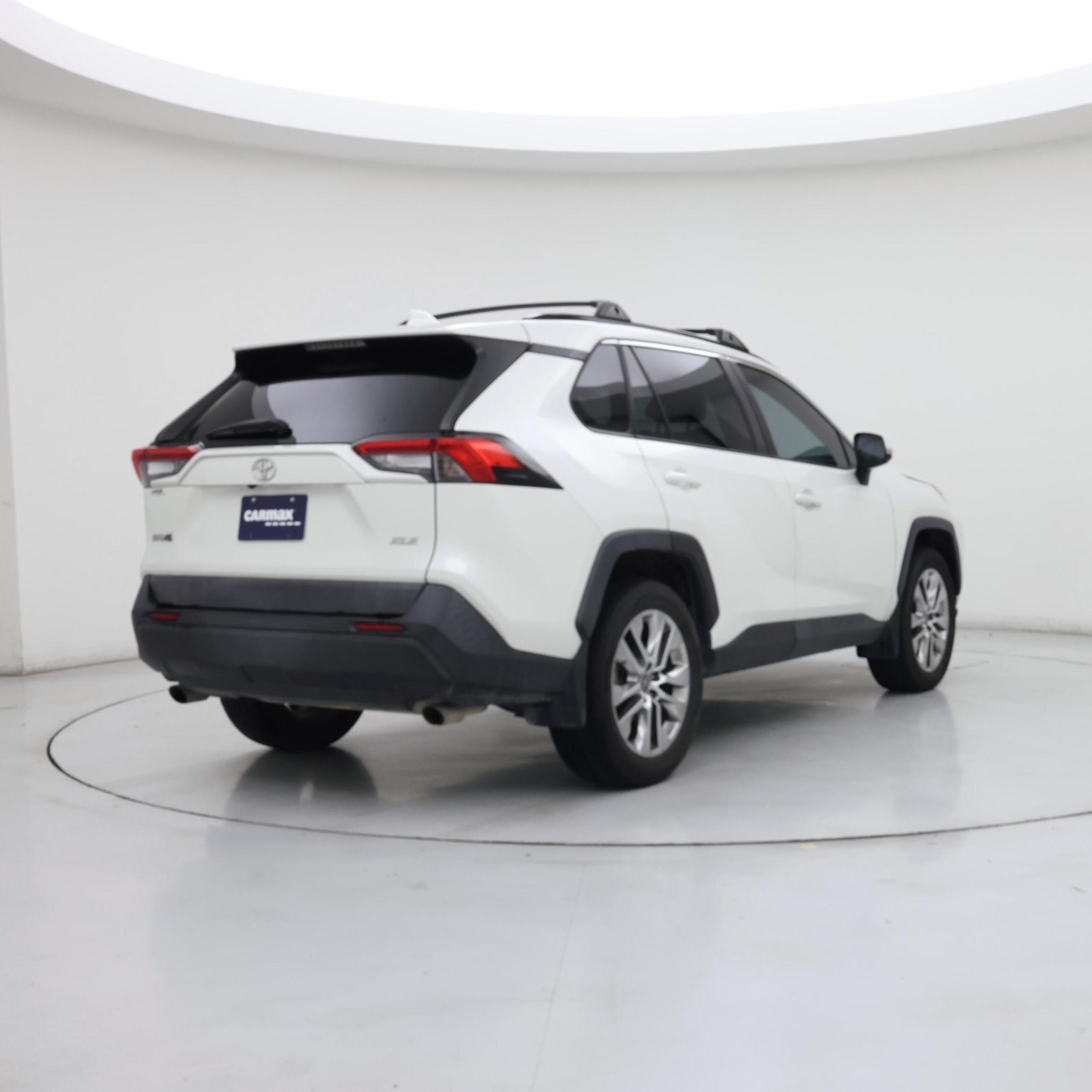 Thumbnail: 2021 Toyota RAV4 - 8