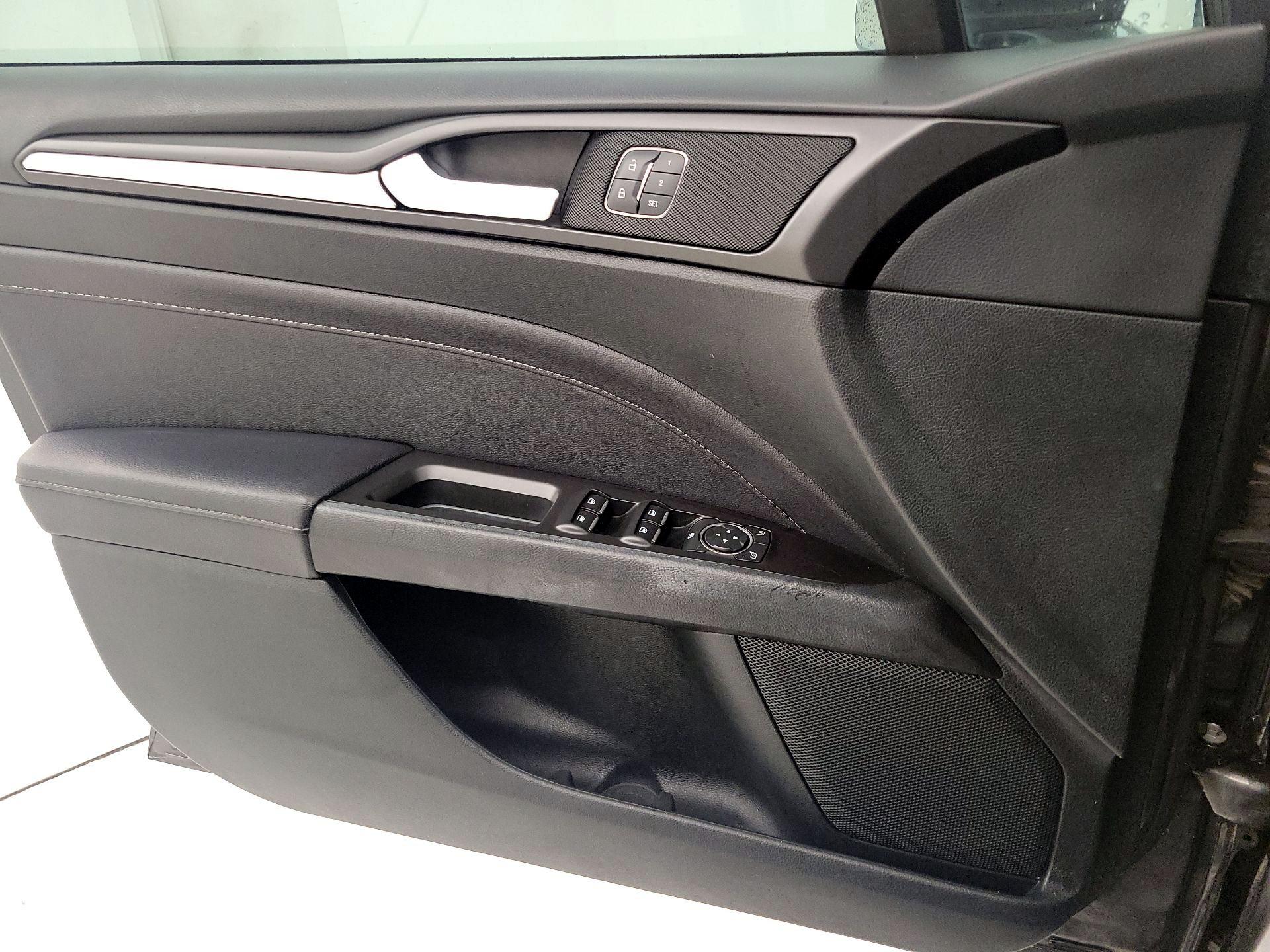 Thumbnail: 2017 Ford Fusion - 12