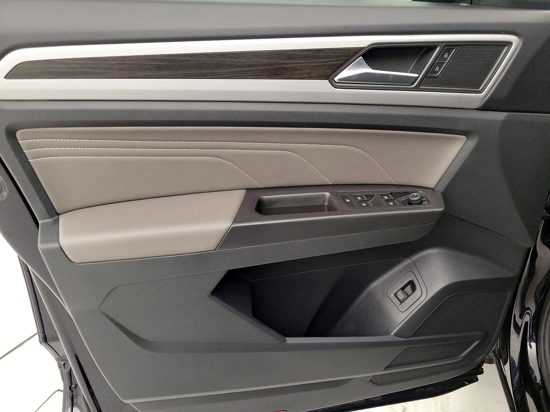 Thumbnail: 2023 Volkswagen Atlas - 12