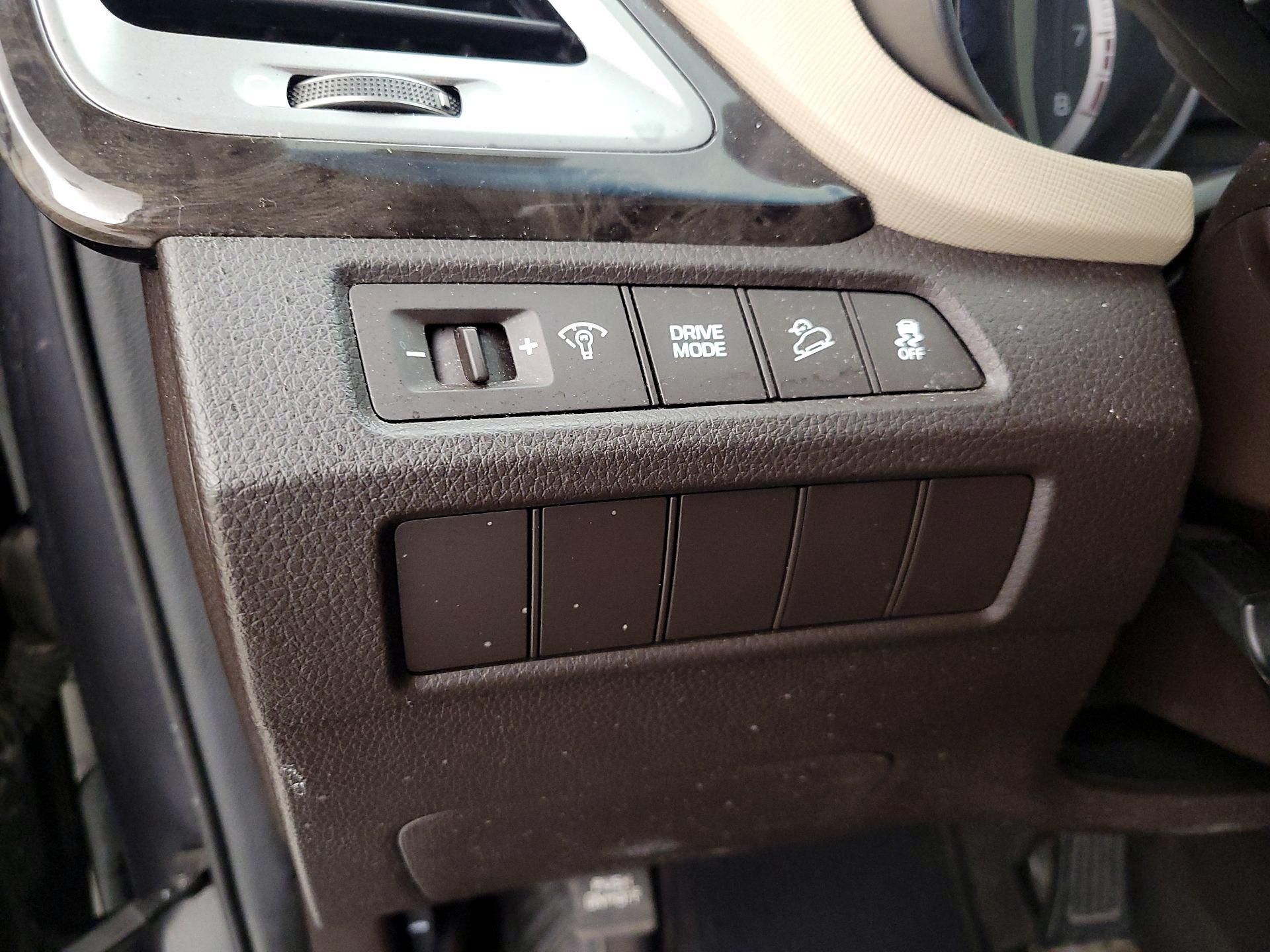 Thumbnail: 2018 Hyundai Santa Fe - 13