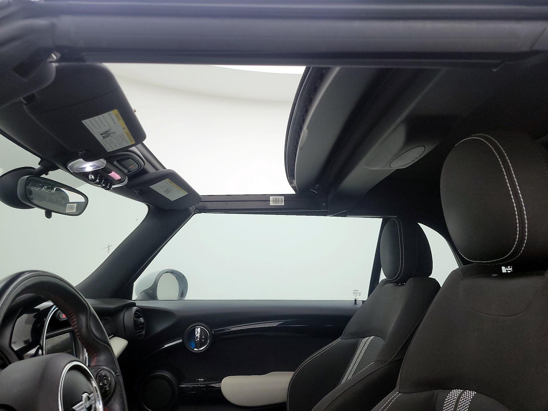 Thumbnail: 2017 MINI Cooper - 18