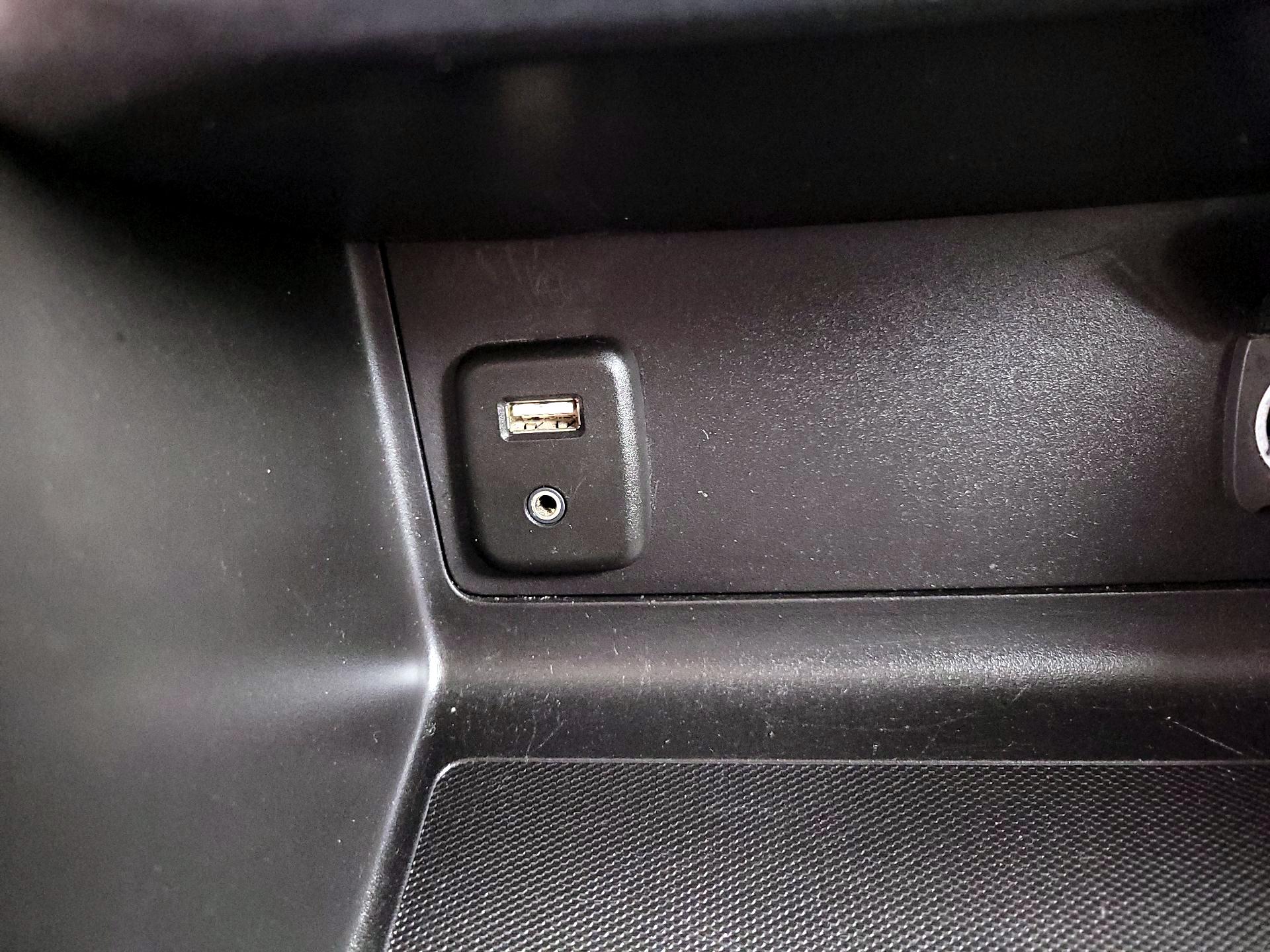 Thumbnail: 2017 Chevrolet Colorado - 16