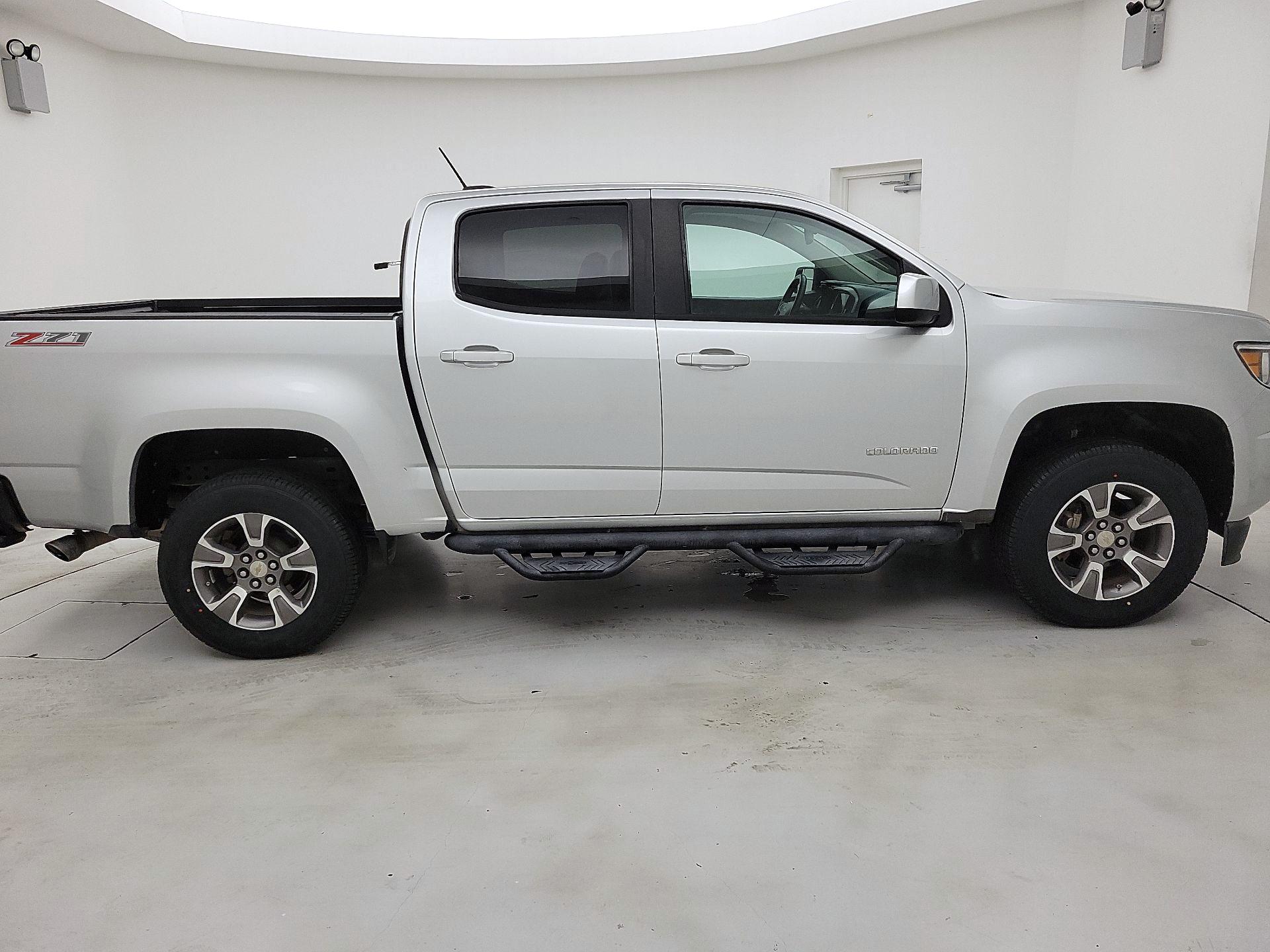 Thumbnail: 2017 Chevrolet Colorado - 4