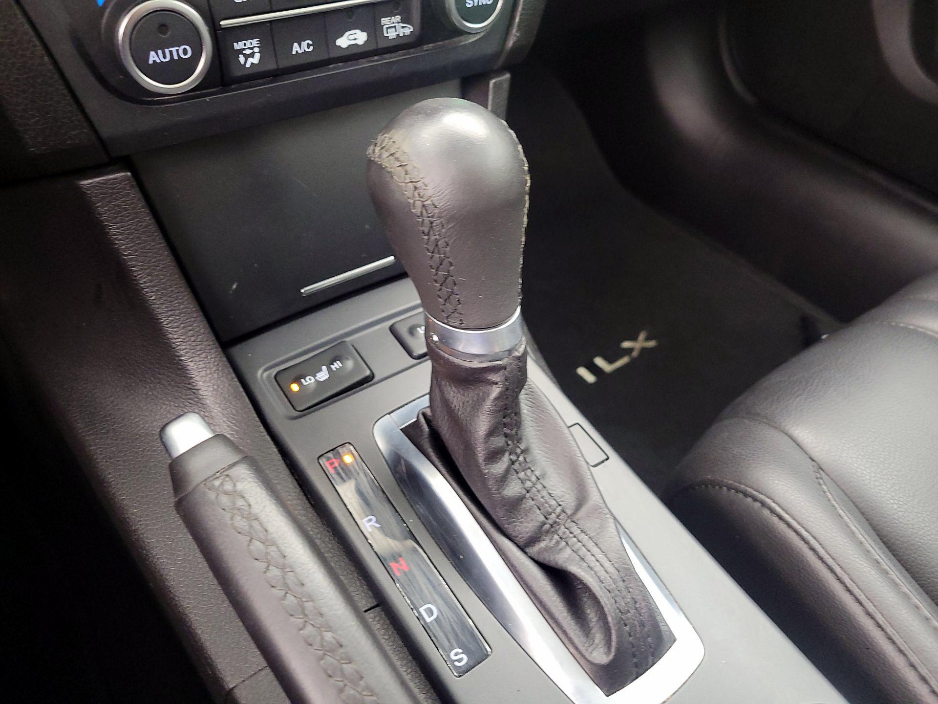 Thumbnail: 2020 Acura ILX - 17