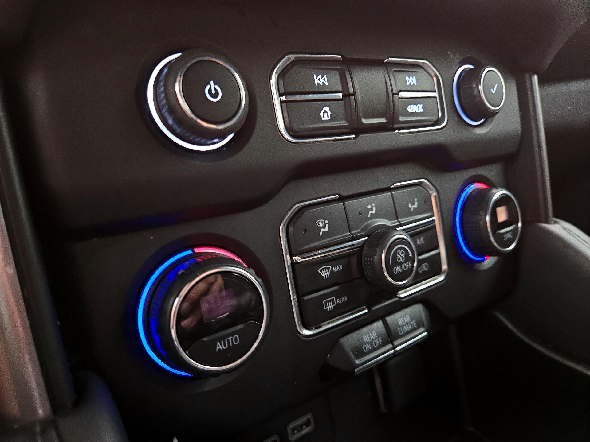 Thumbnail: 2024 Chevrolet Tahoe - 16