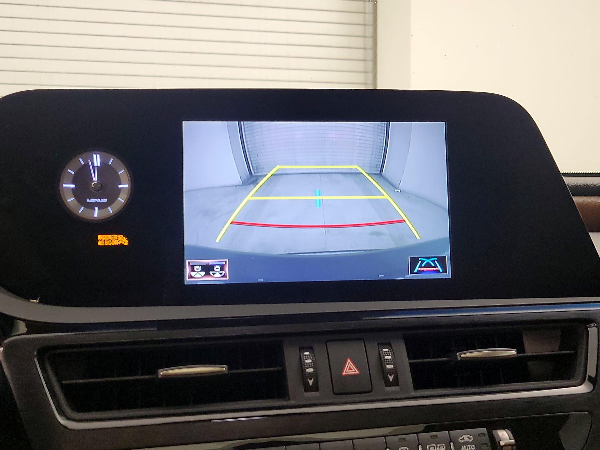 Thumbnail: 2022 Lexus ES - 13