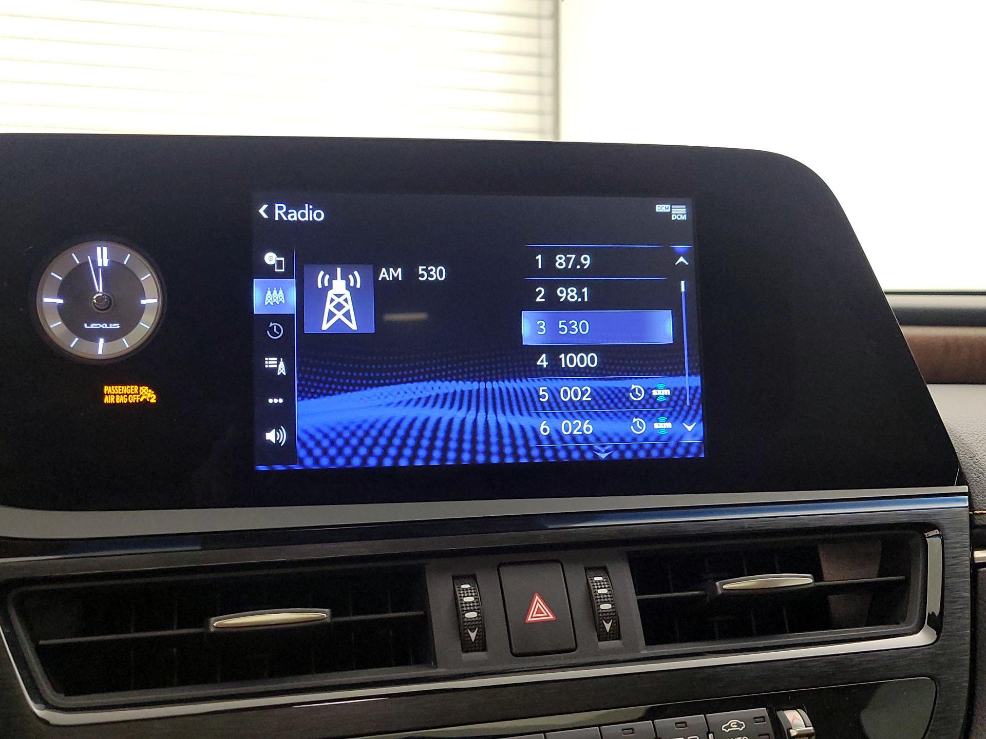 Thumbnail: 2022 Lexus ES - 14