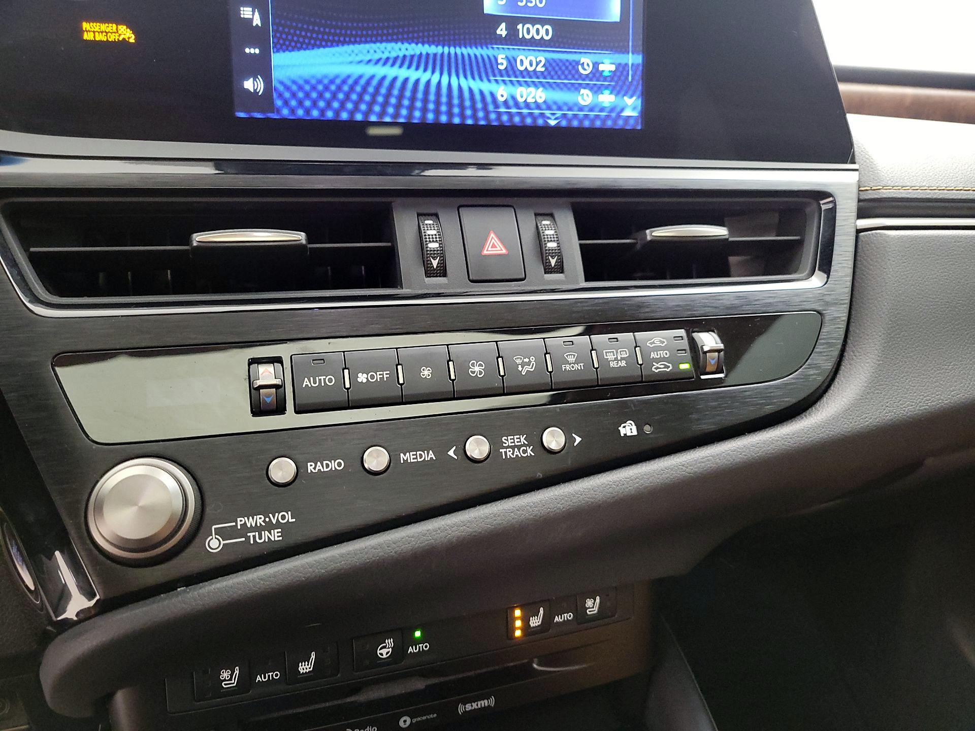 Thumbnail: 2022 Lexus ES - 15