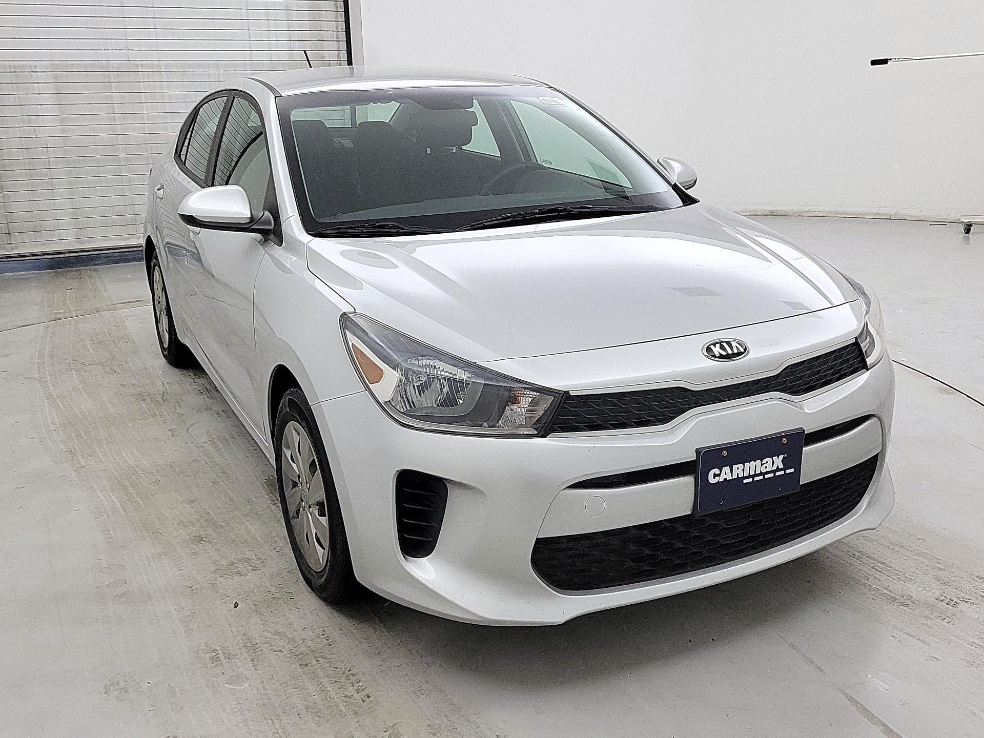 Thumbnail: 2020 Kia Rio - 1