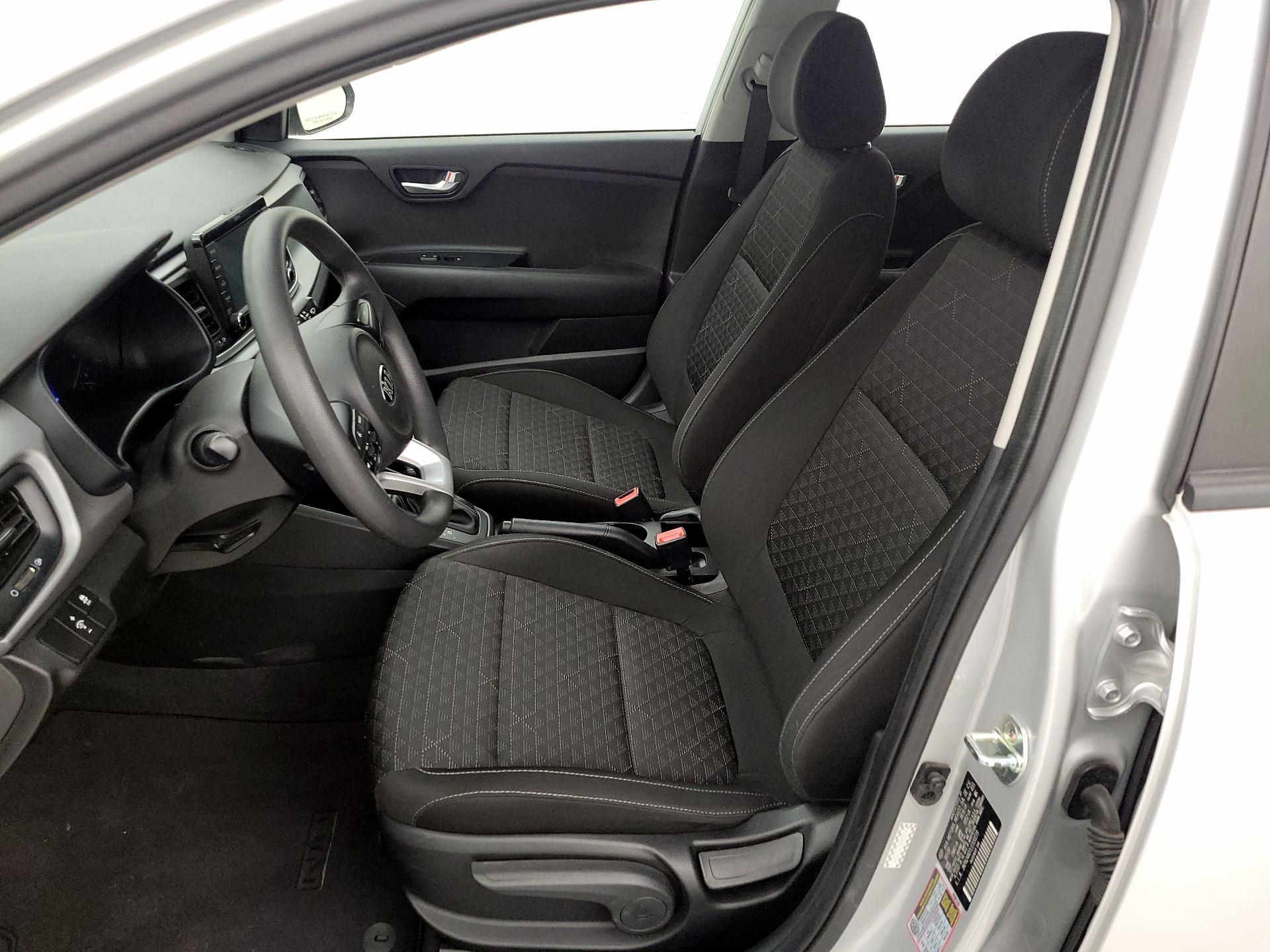 Thumbnail: 2020 Kia Rio - 9