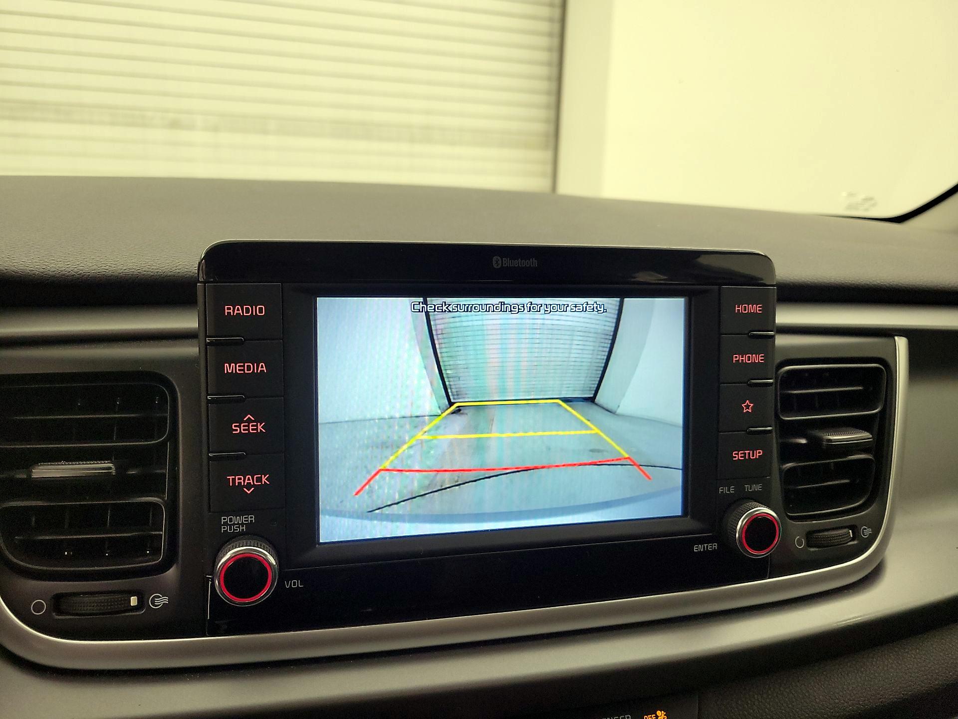 Thumbnail: 2020 Kia Rio - 12