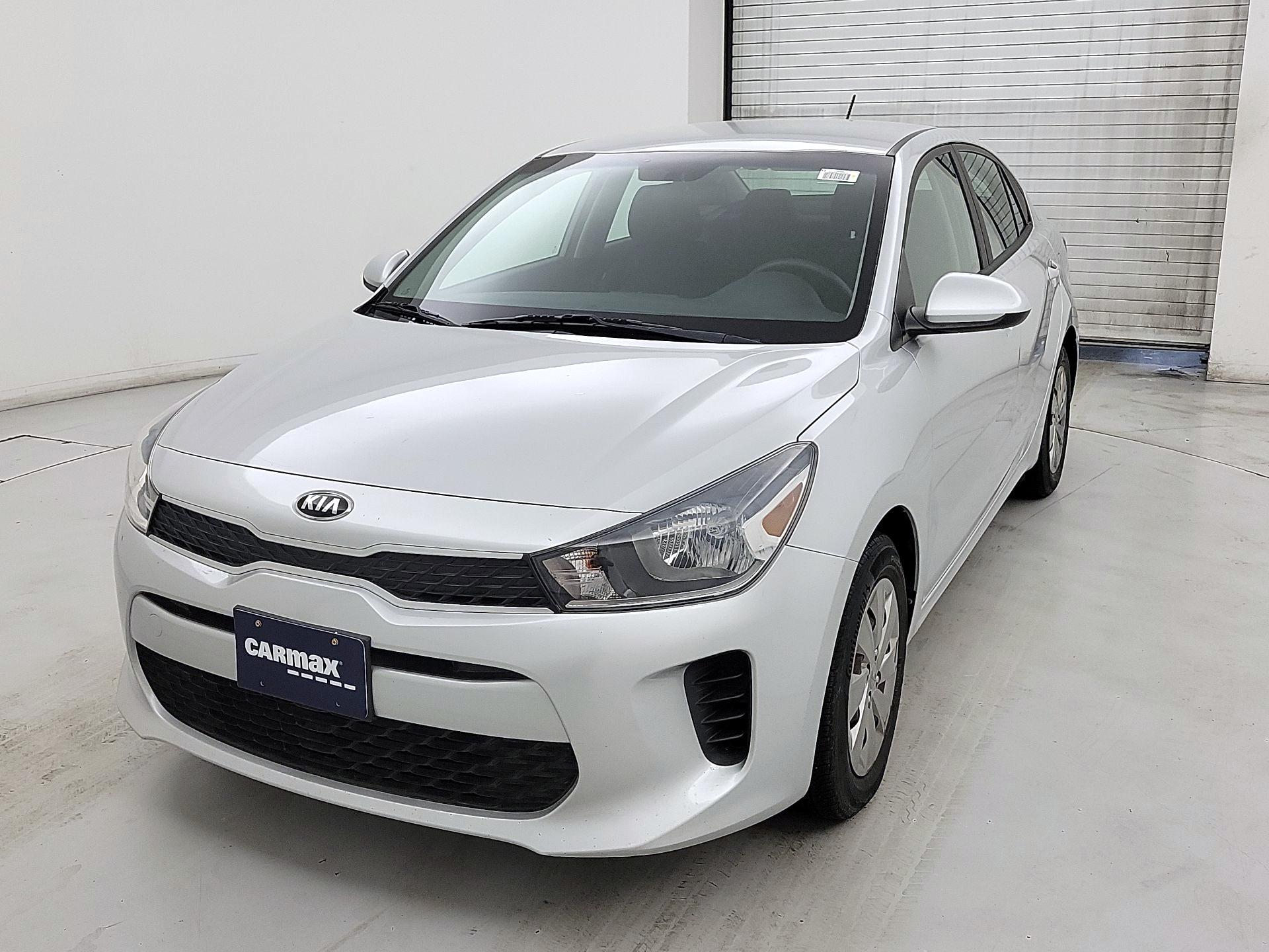 Thumbnail: 2020 Kia Rio - 3