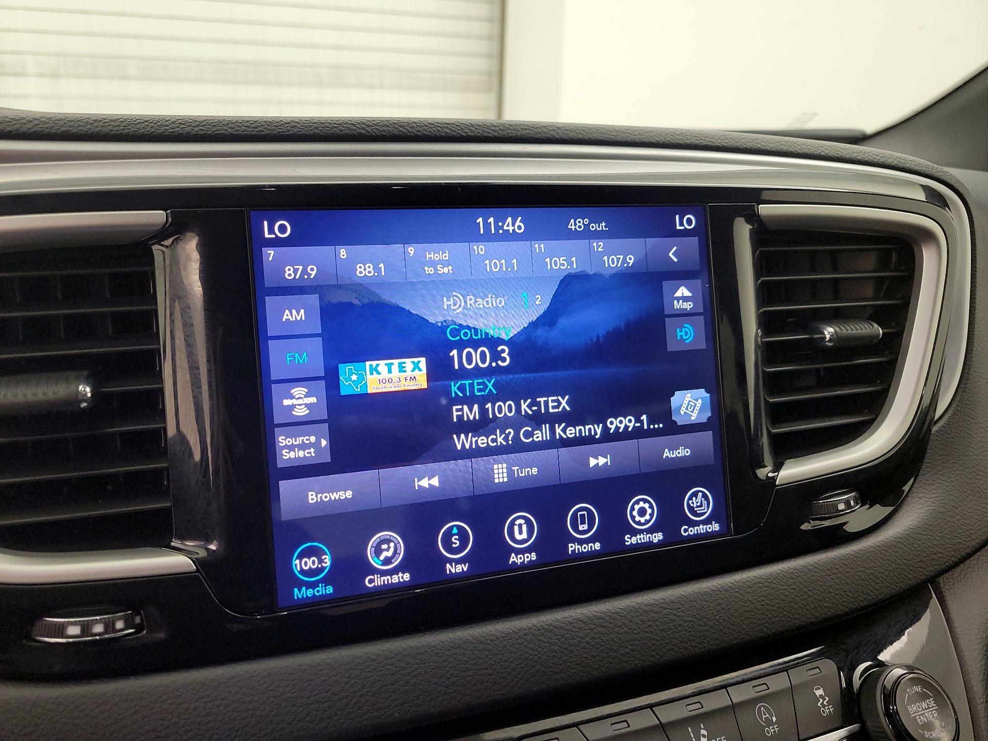 Thumbnail: 2020 Chrysler Pacifica - 14