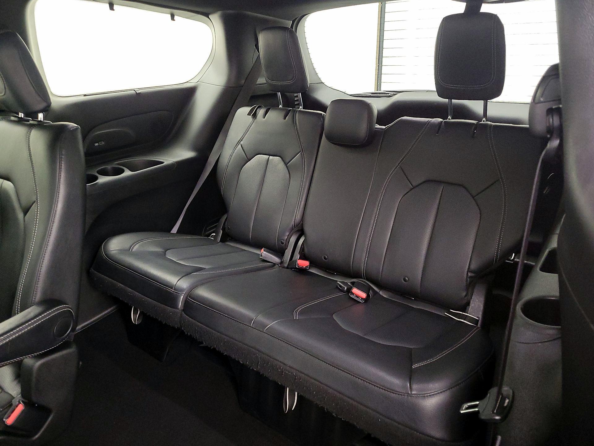 Thumbnail: 2020 Chrysler Pacifica - 20