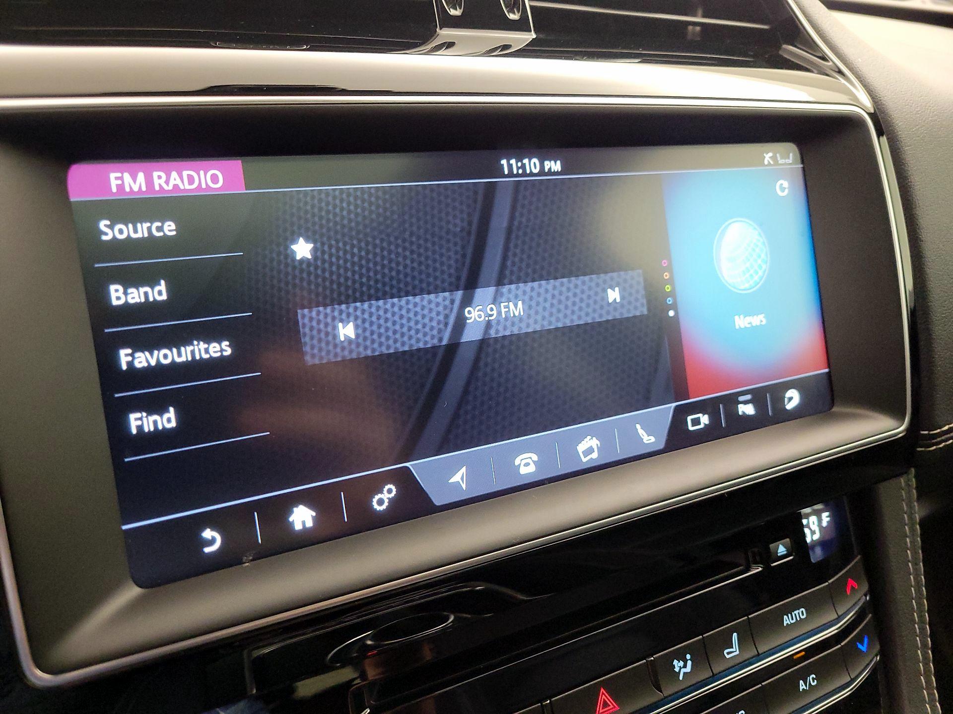 Thumbnail: 2018 Jaguar F-Pace - 14