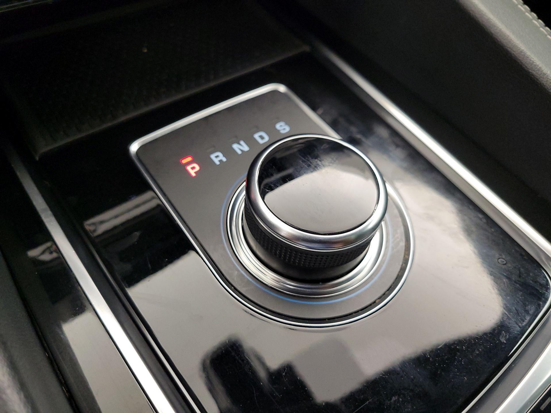 Thumbnail: 2018 Jaguar F-Pace - 16