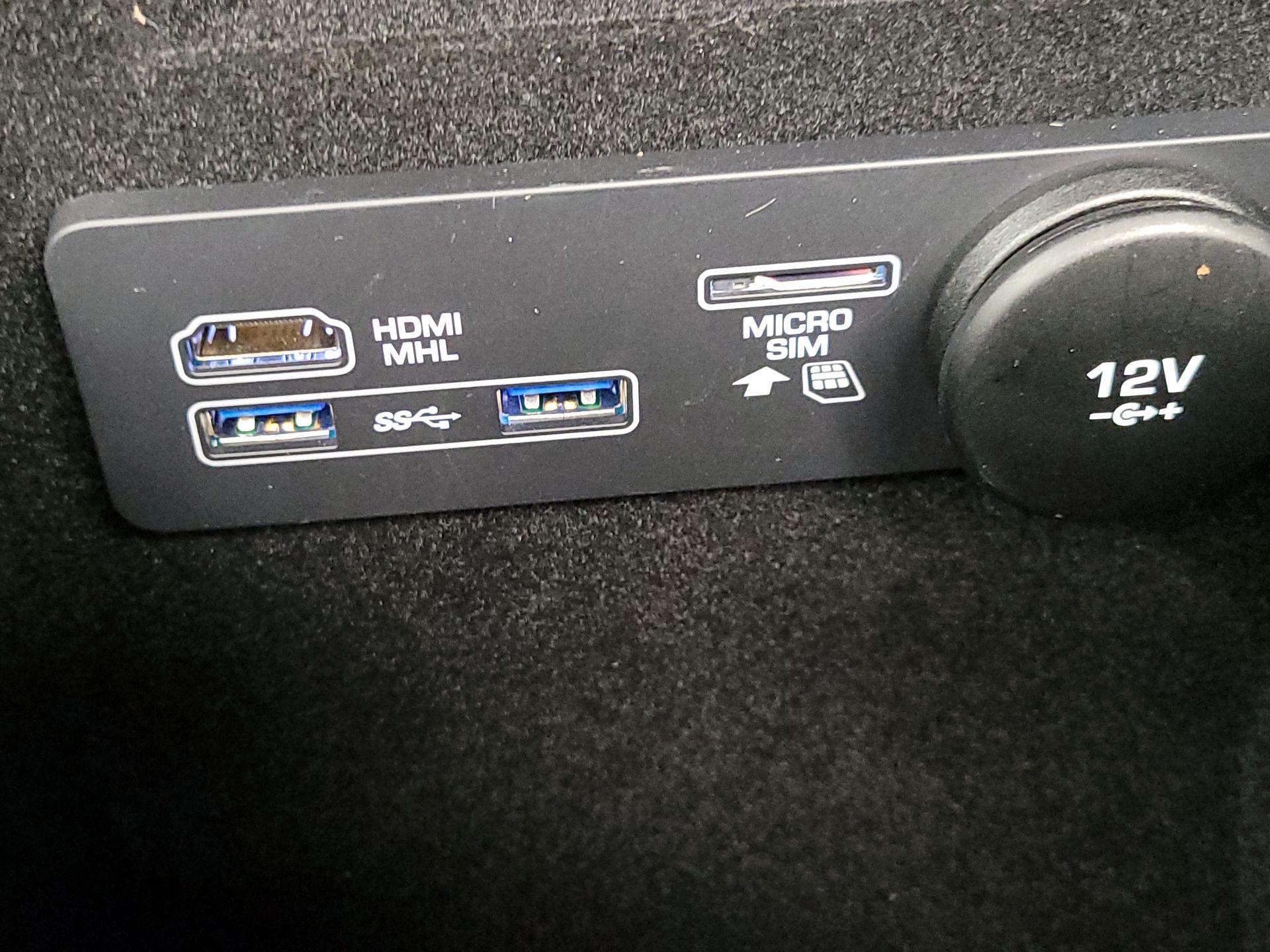 Thumbnail: 2018 Jaguar F-Pace - 17