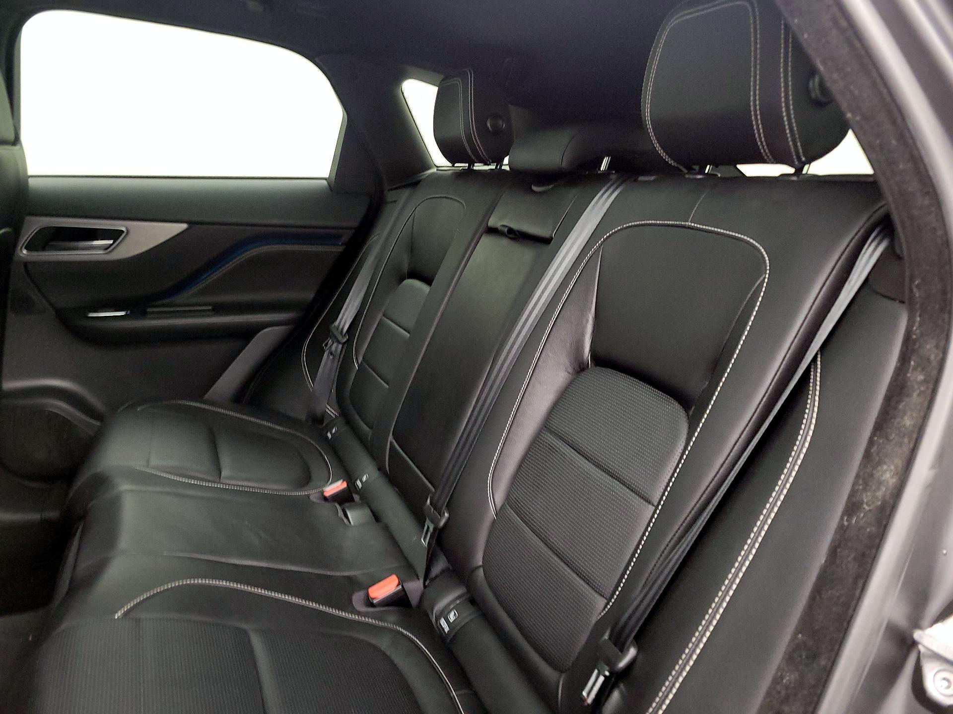 Thumbnail: 2018 Jaguar F-Pace - 19