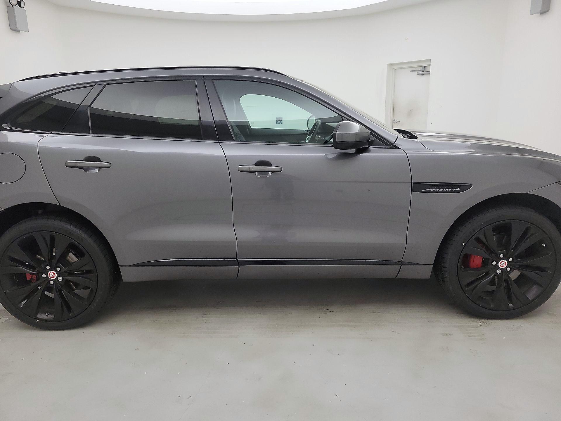 Thumbnail: 2018 Jaguar F-Pace - 4