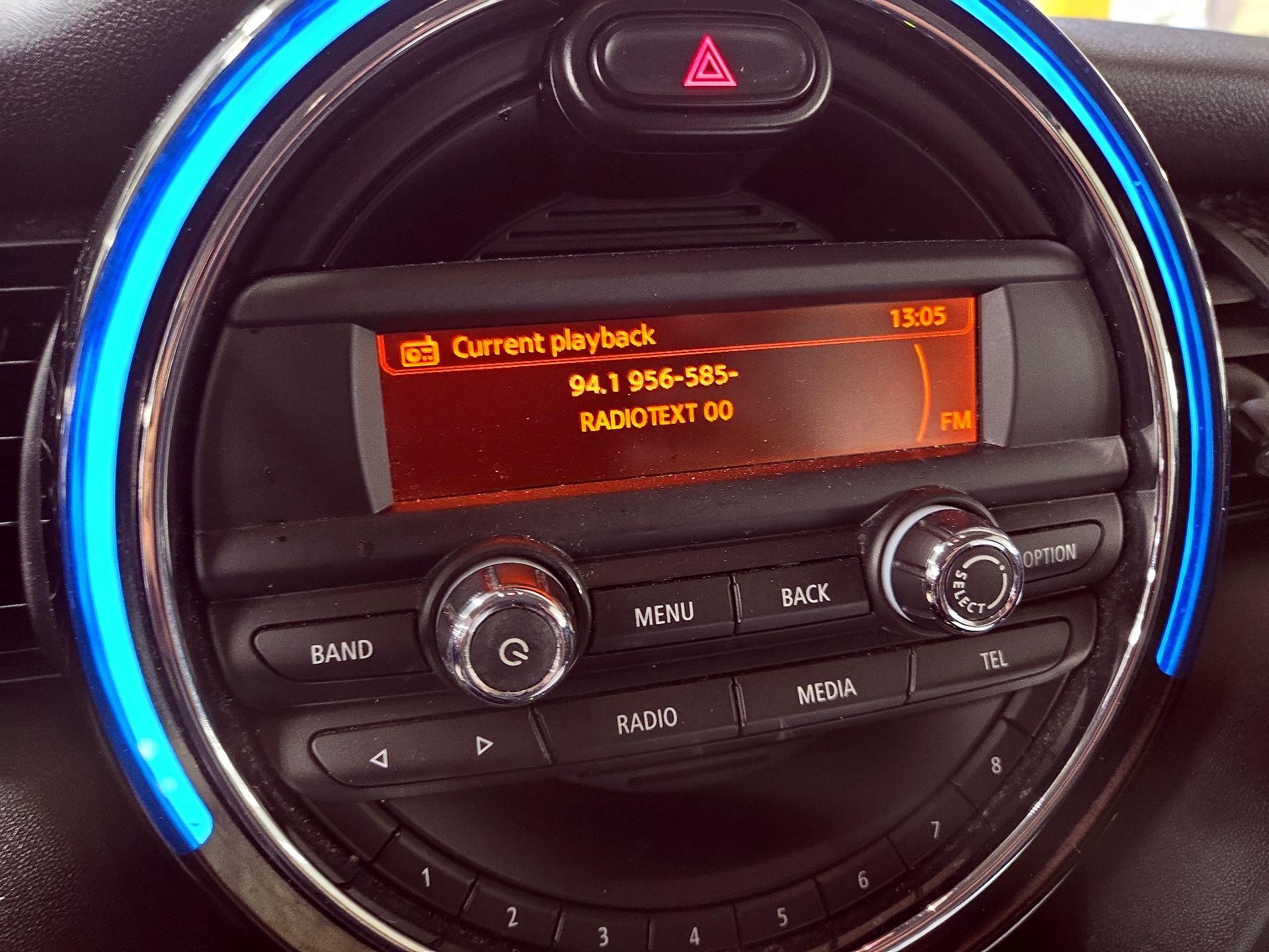 Thumbnail: 2016 MINI Cooper Hardtop - 14