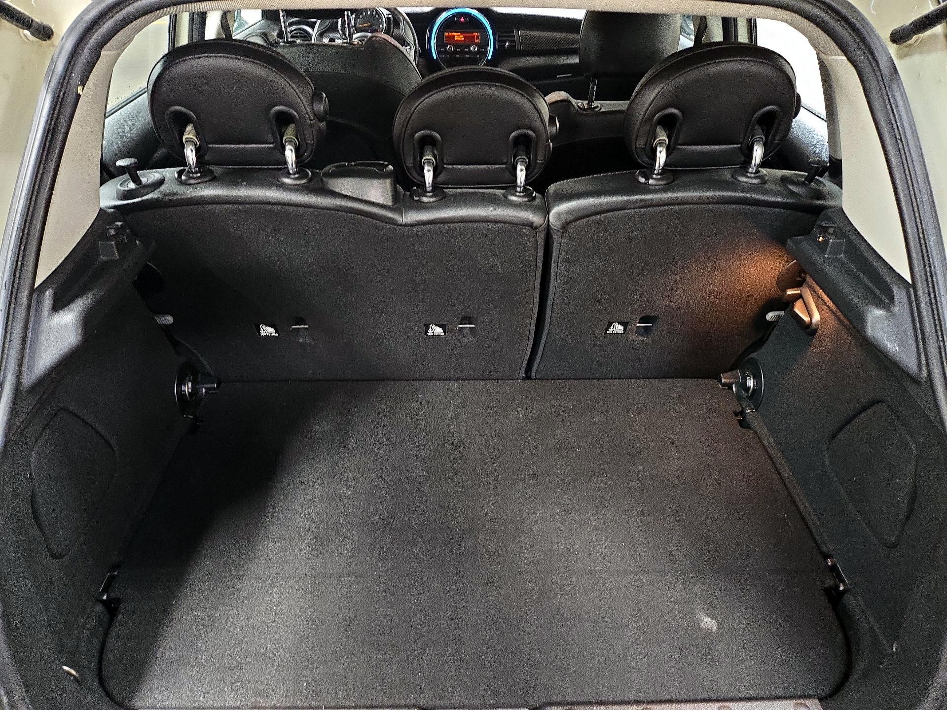 Thumbnail: 2016 MINI Cooper Hardtop - 19