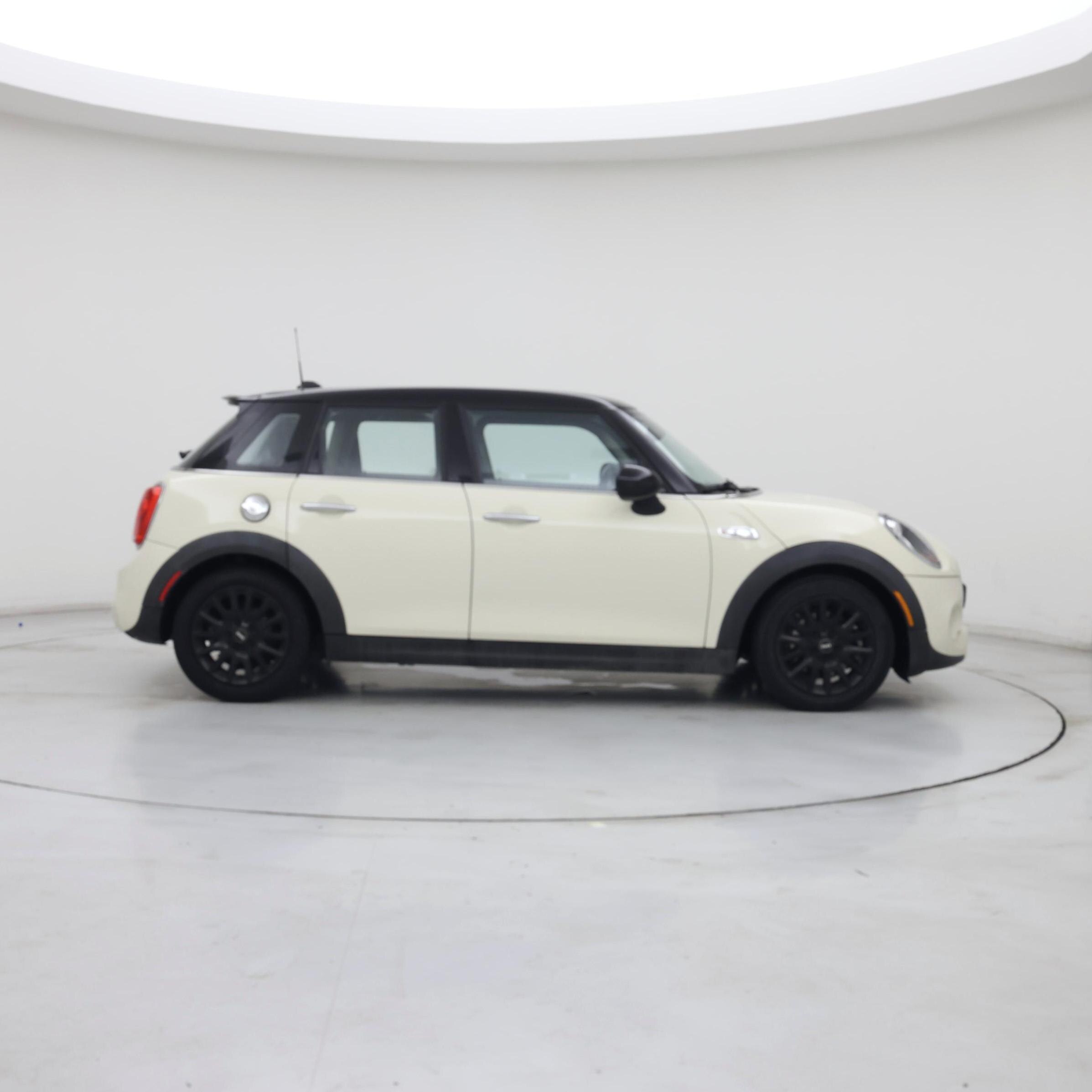 Thumbnail: 2016 MINI Cooper Hardtop - 7