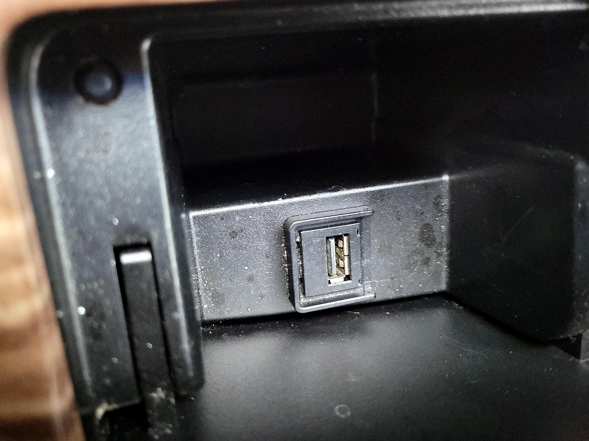 Thumbnail: 2017 Nissan Armada - 16