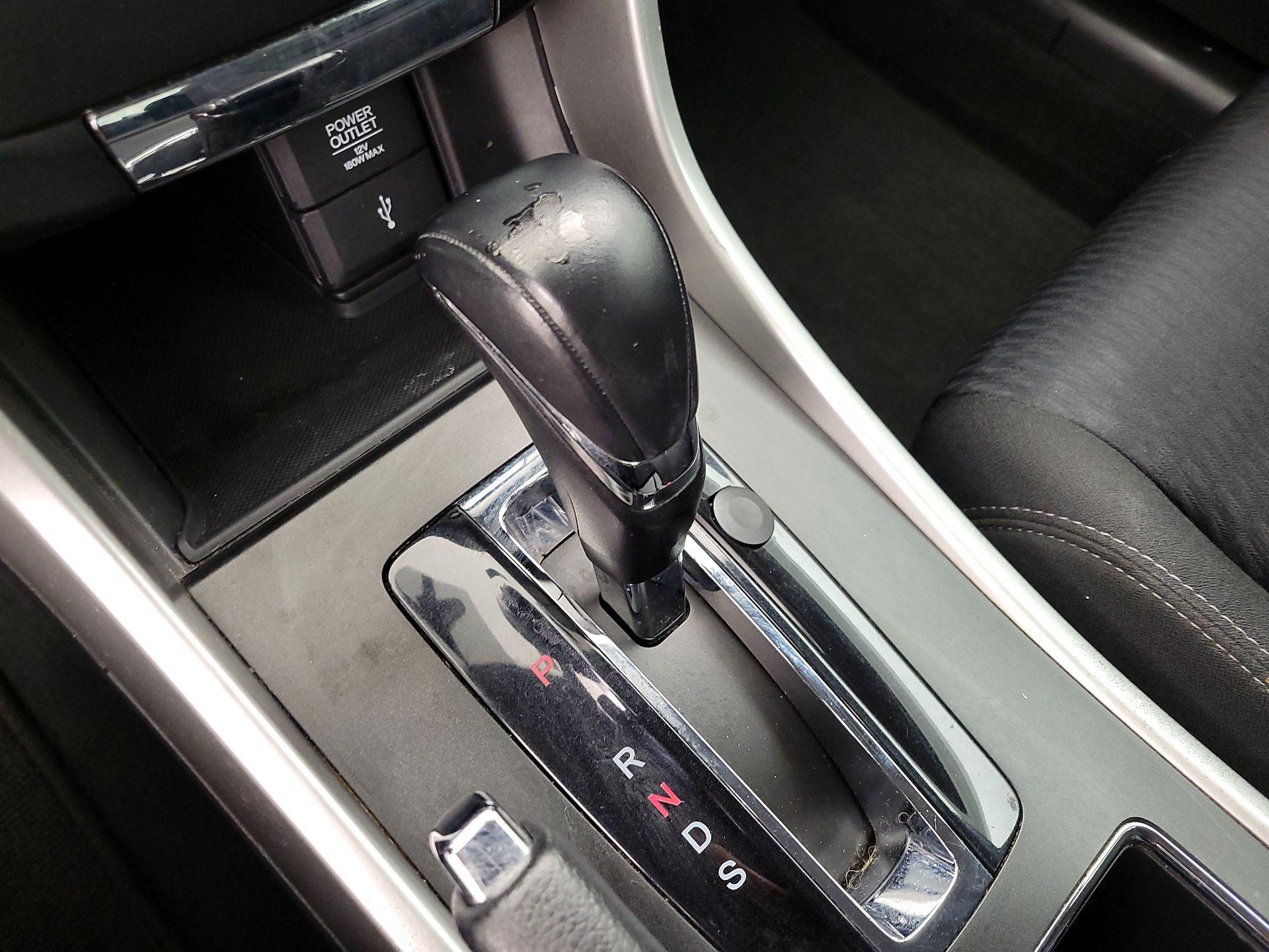 Thumbnail: 2015 Honda Accord - 15