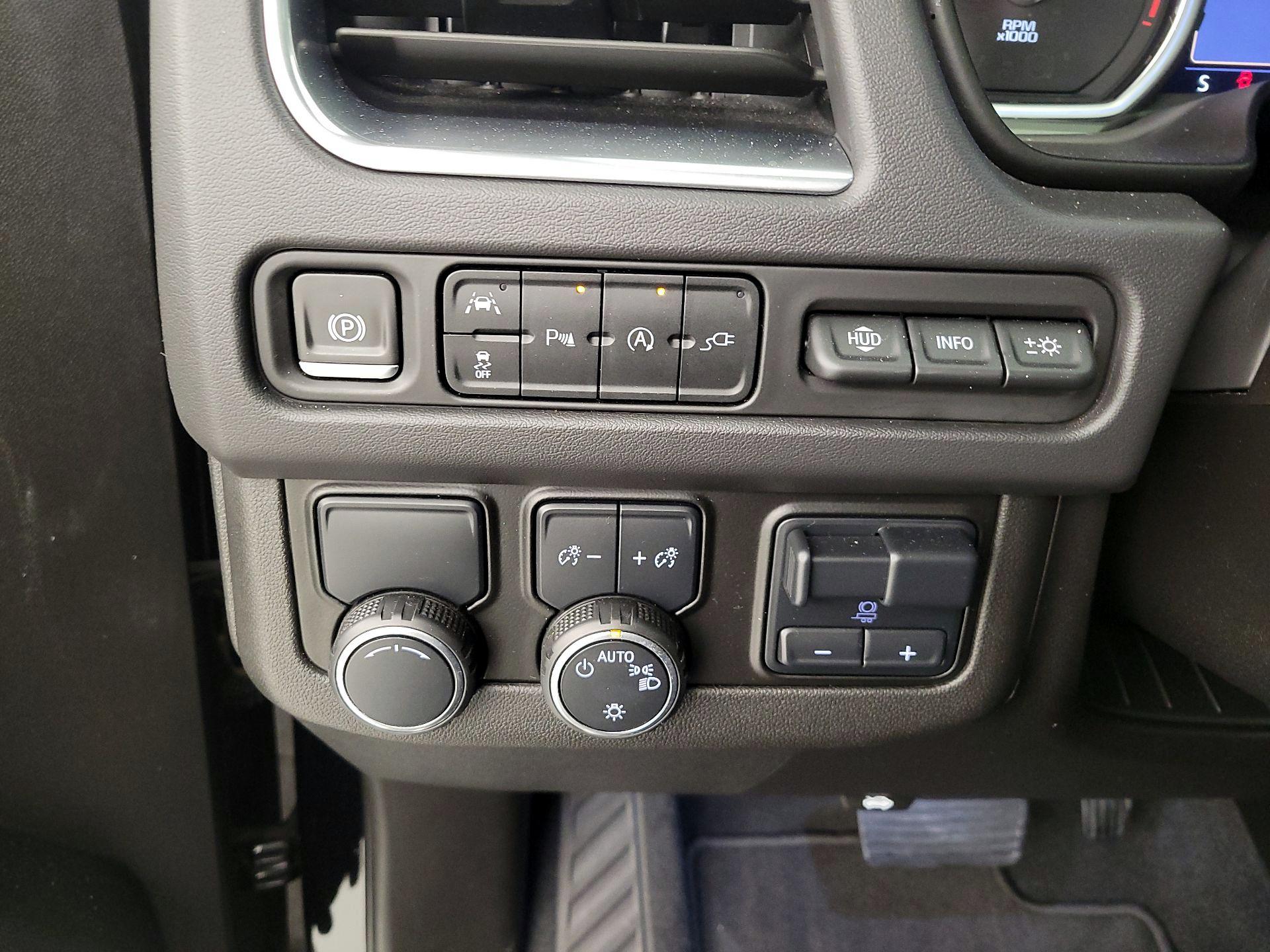 Thumbnail: 2021 Chevrolet Suburban - 11