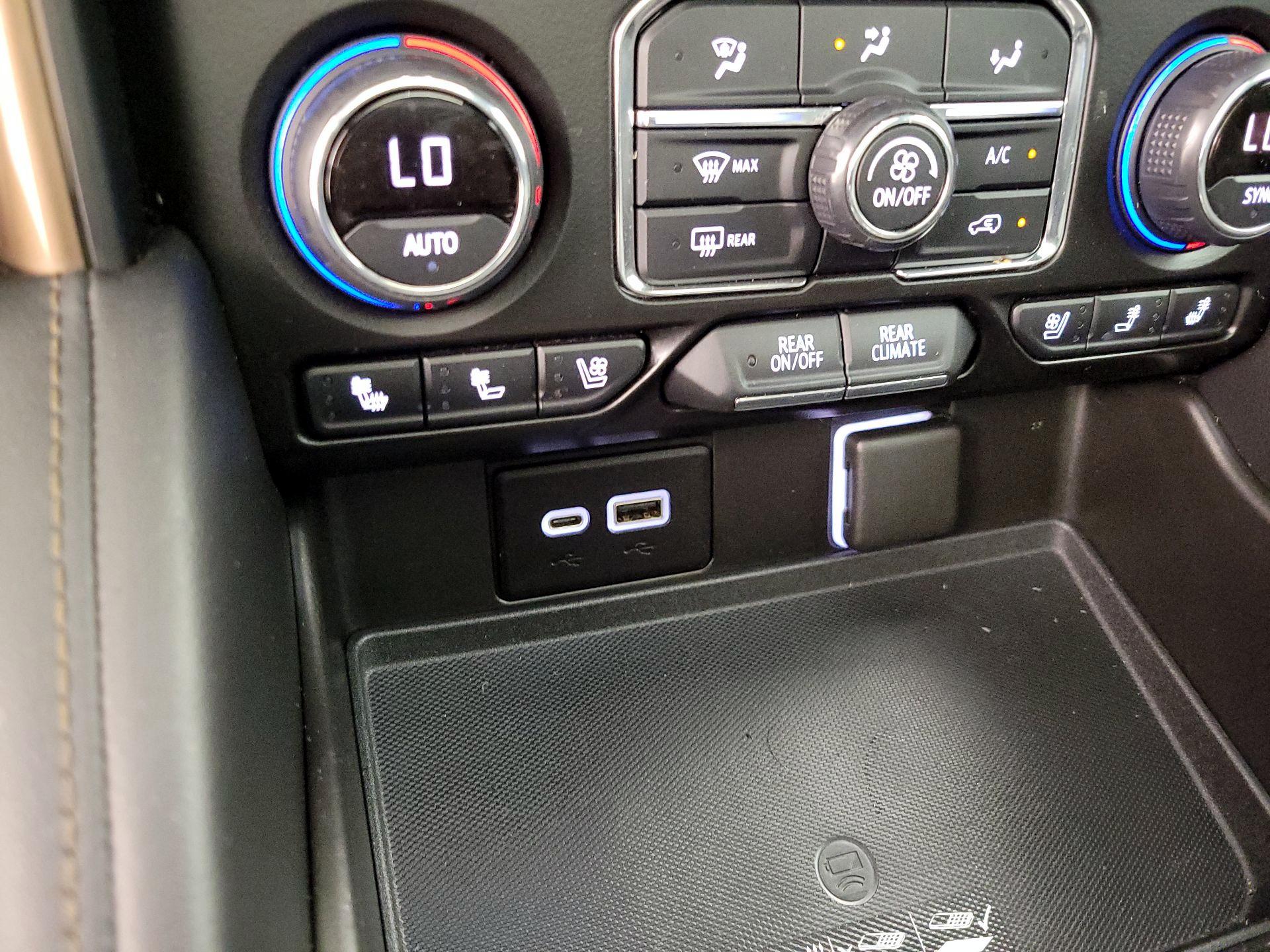 Thumbnail: 2021 Chevrolet Suburban - 17