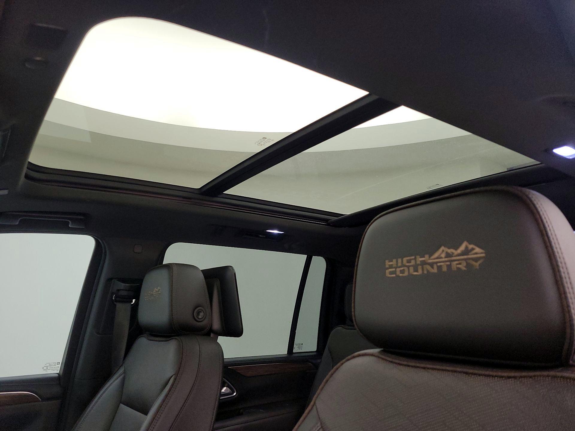 Thumbnail: 2021 Chevrolet Suburban - 18