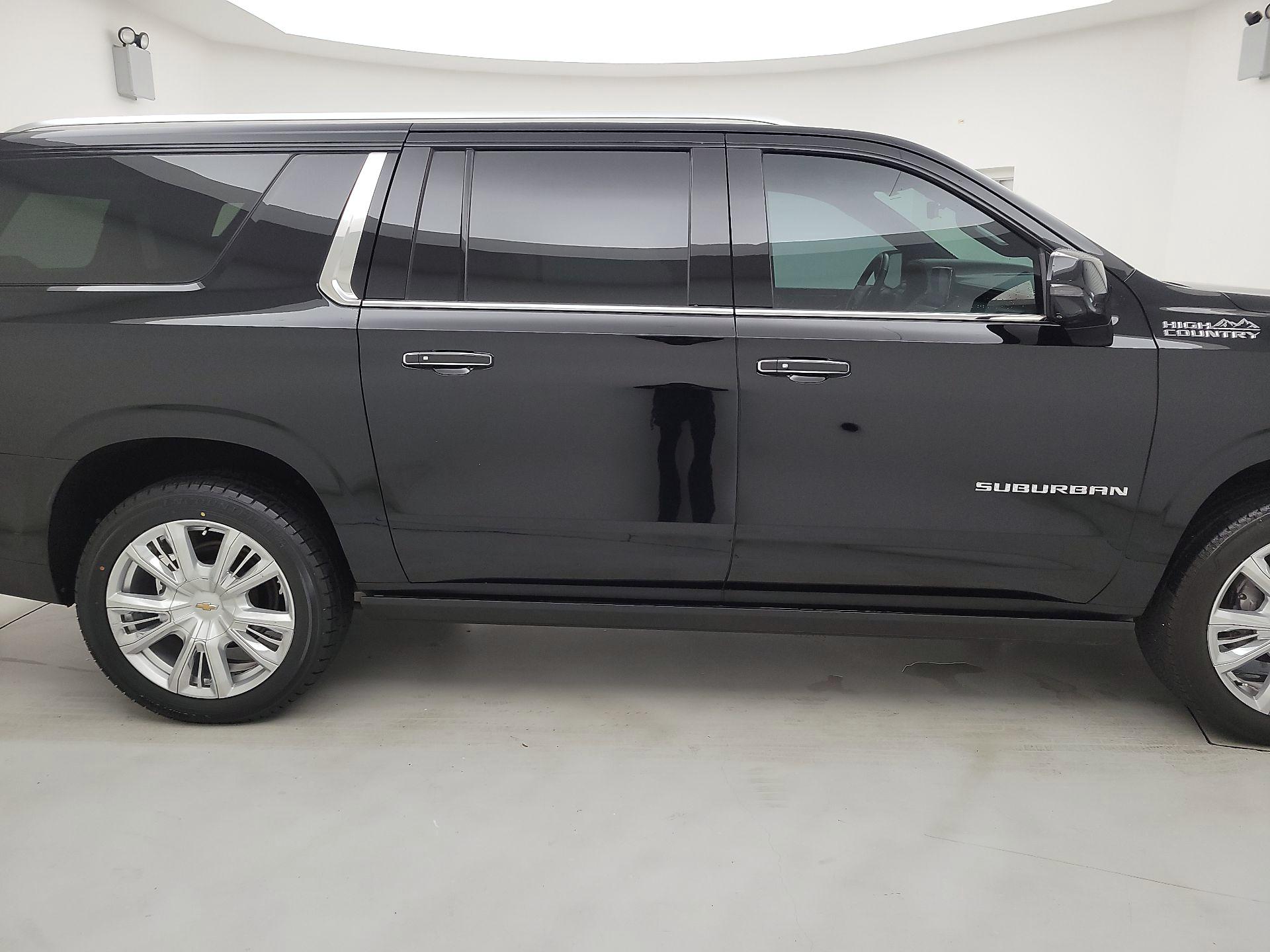 Thumbnail: 2021 Chevrolet Suburban - 4