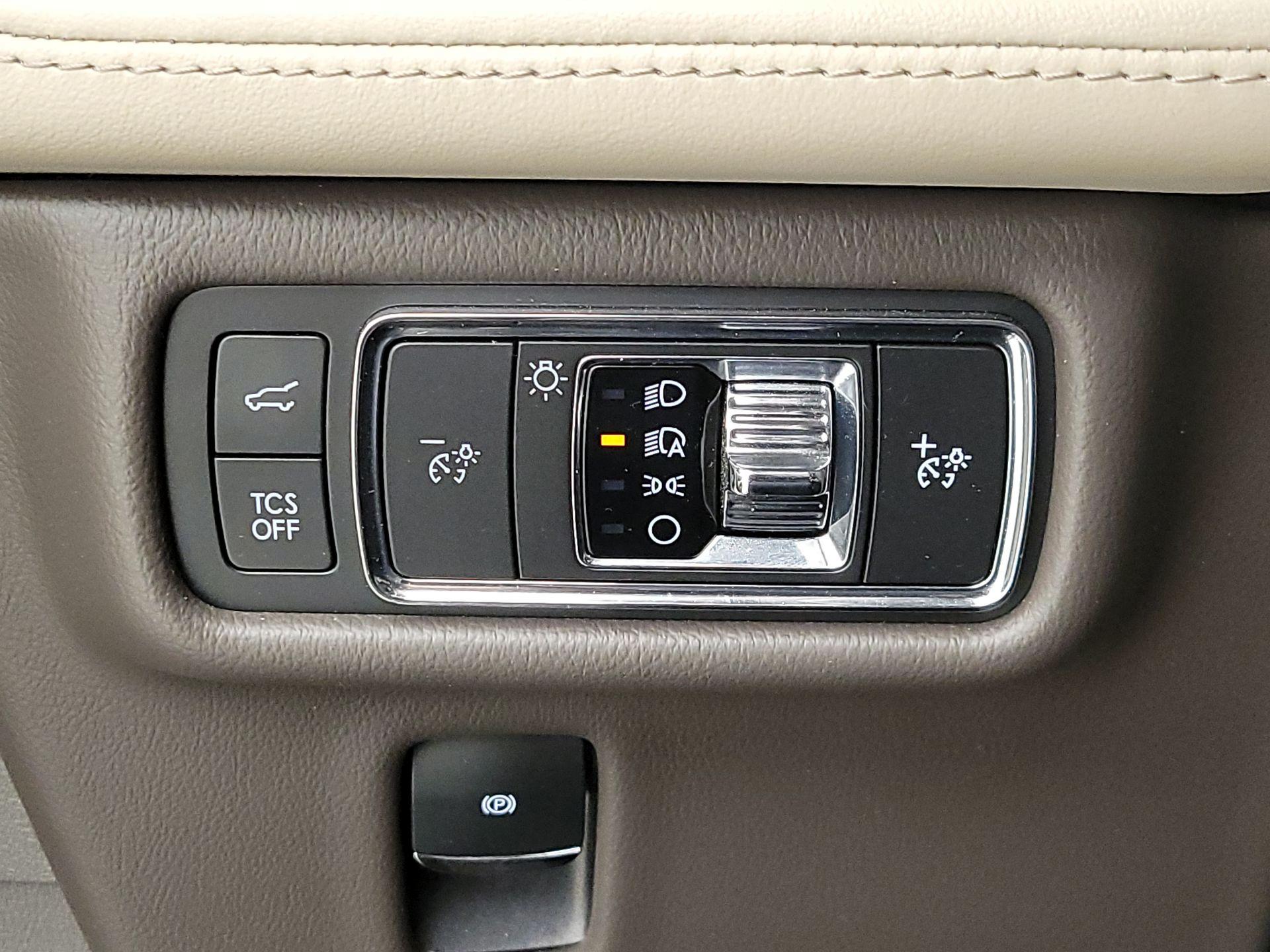 Thumbnail: 2022 Lincoln Nautilus - 13