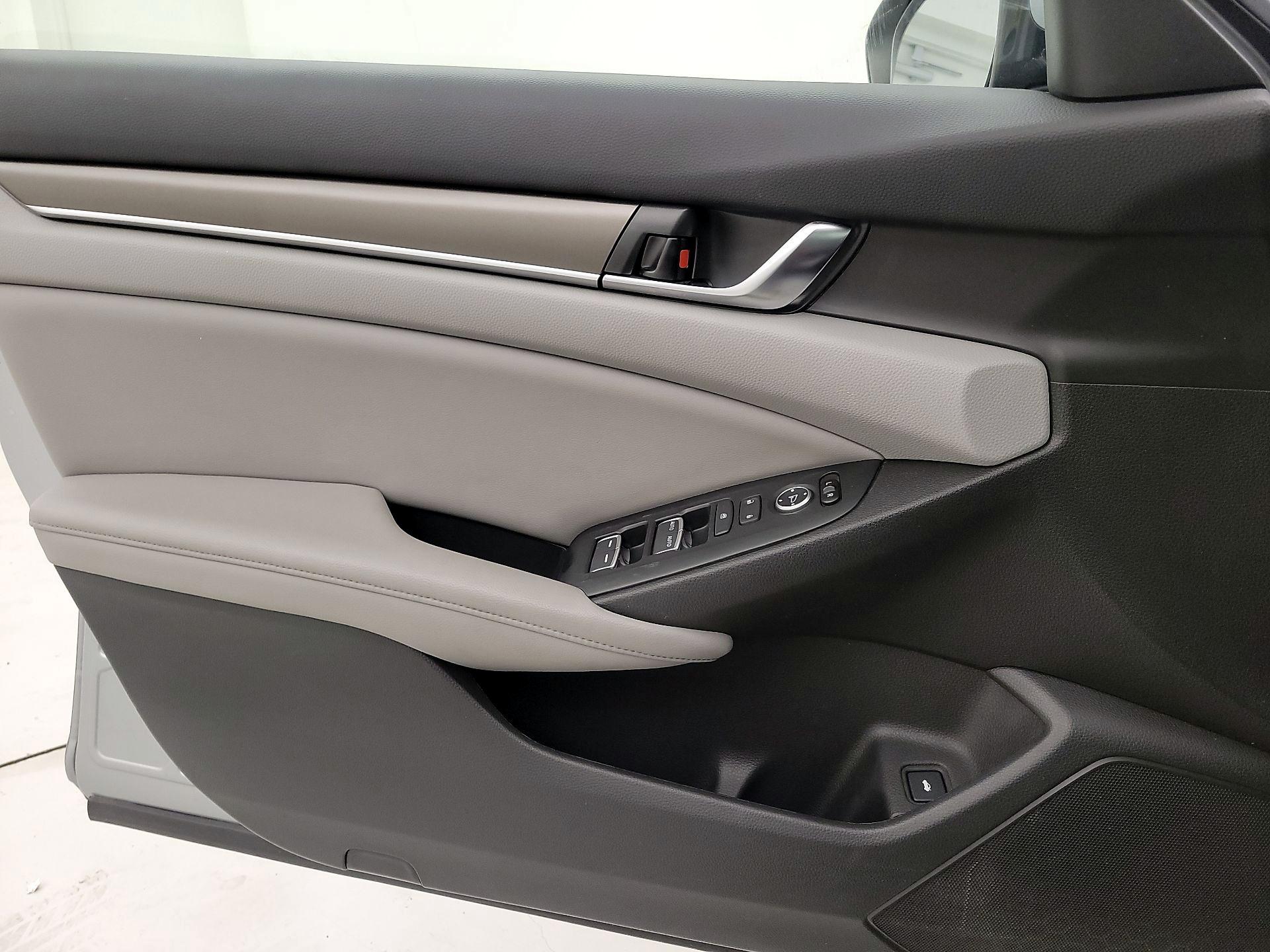 Thumbnail: 2018 Honda Accord - 10