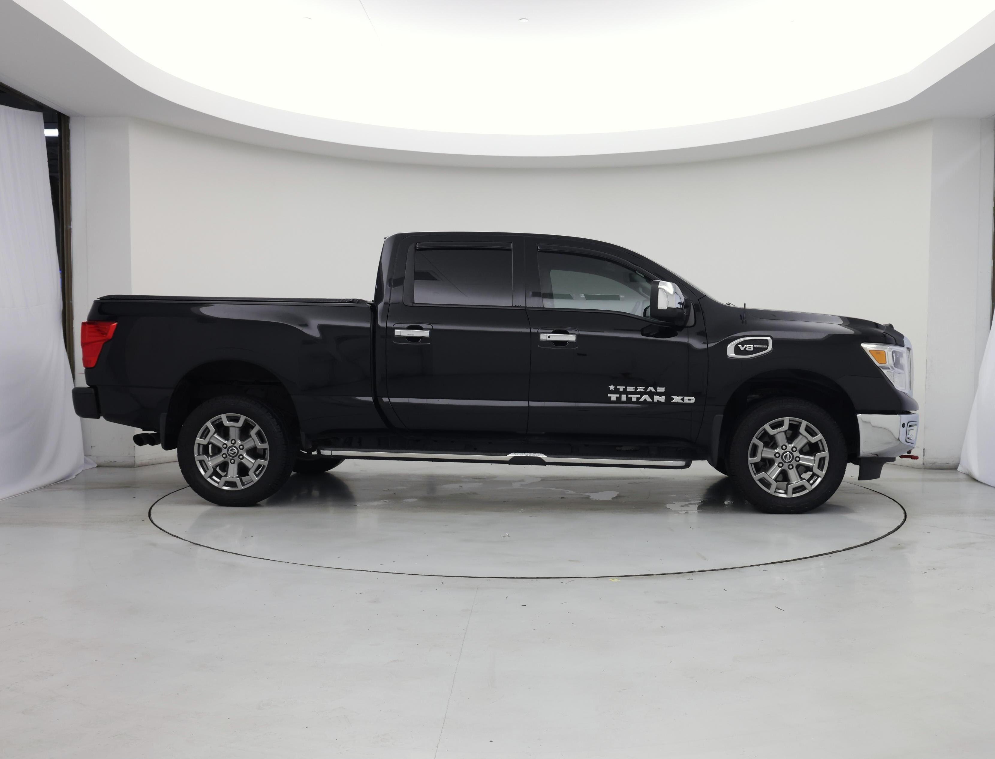 Thumbnail: 2018 Nissan Titan - 7