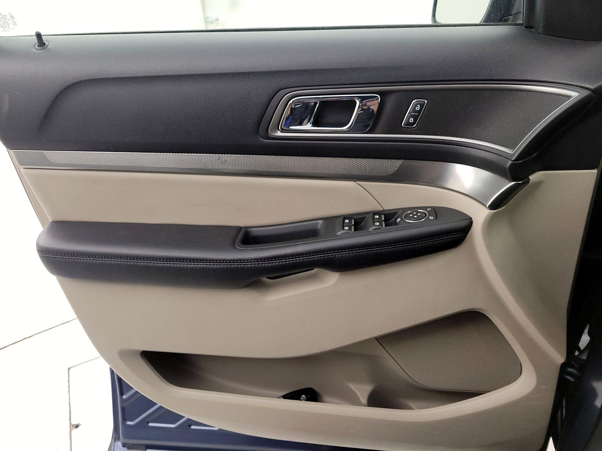 Thumbnail: 2019 Ford Explorer - 12