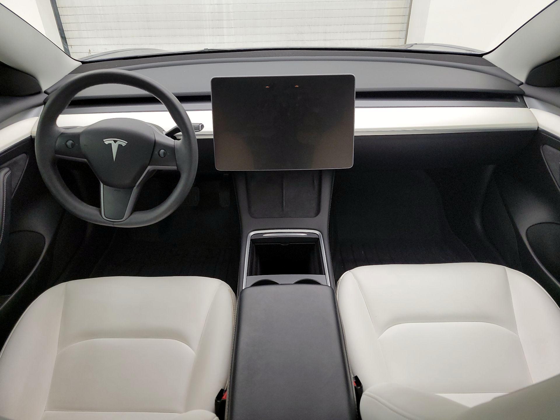 Thumbnail: 2023 Tesla Model 3 - 9