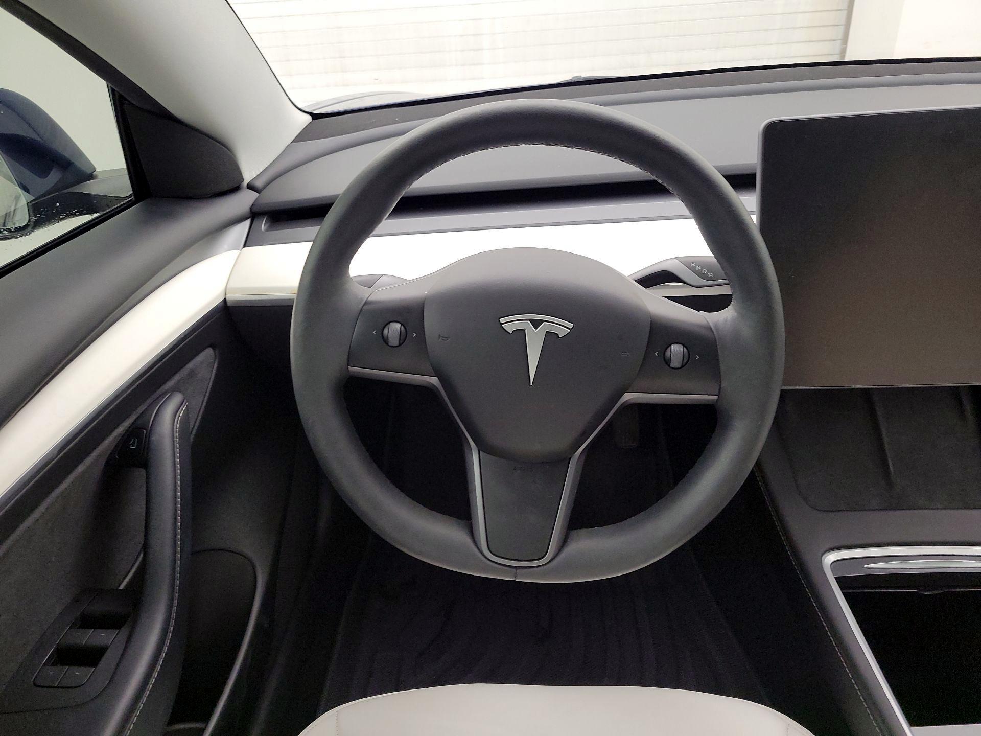 Thumbnail: 2023 Tesla Model 3 - 10