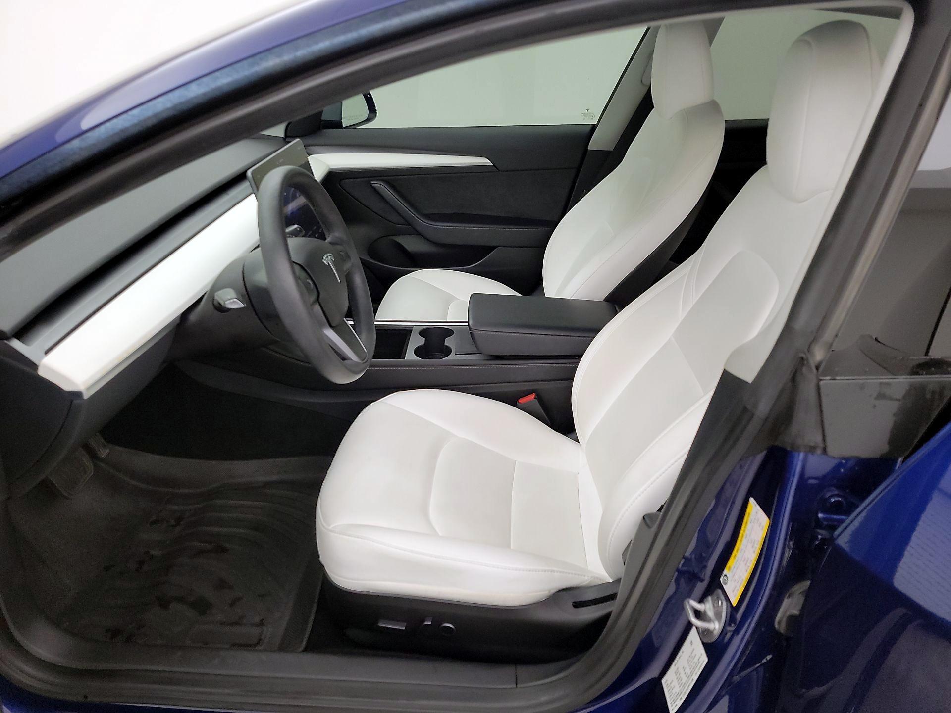 Thumbnail: 2023 Tesla Model 3 - 11