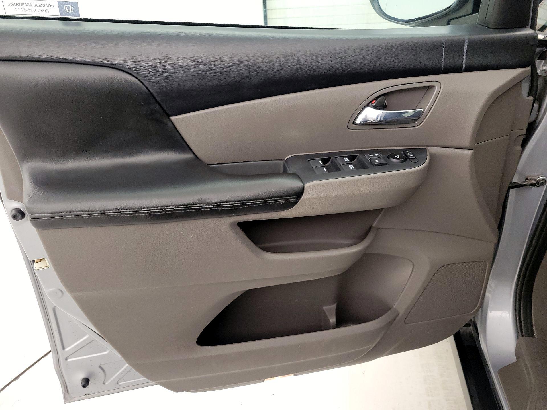 Thumbnail: 2017 Honda Odyssey - 10